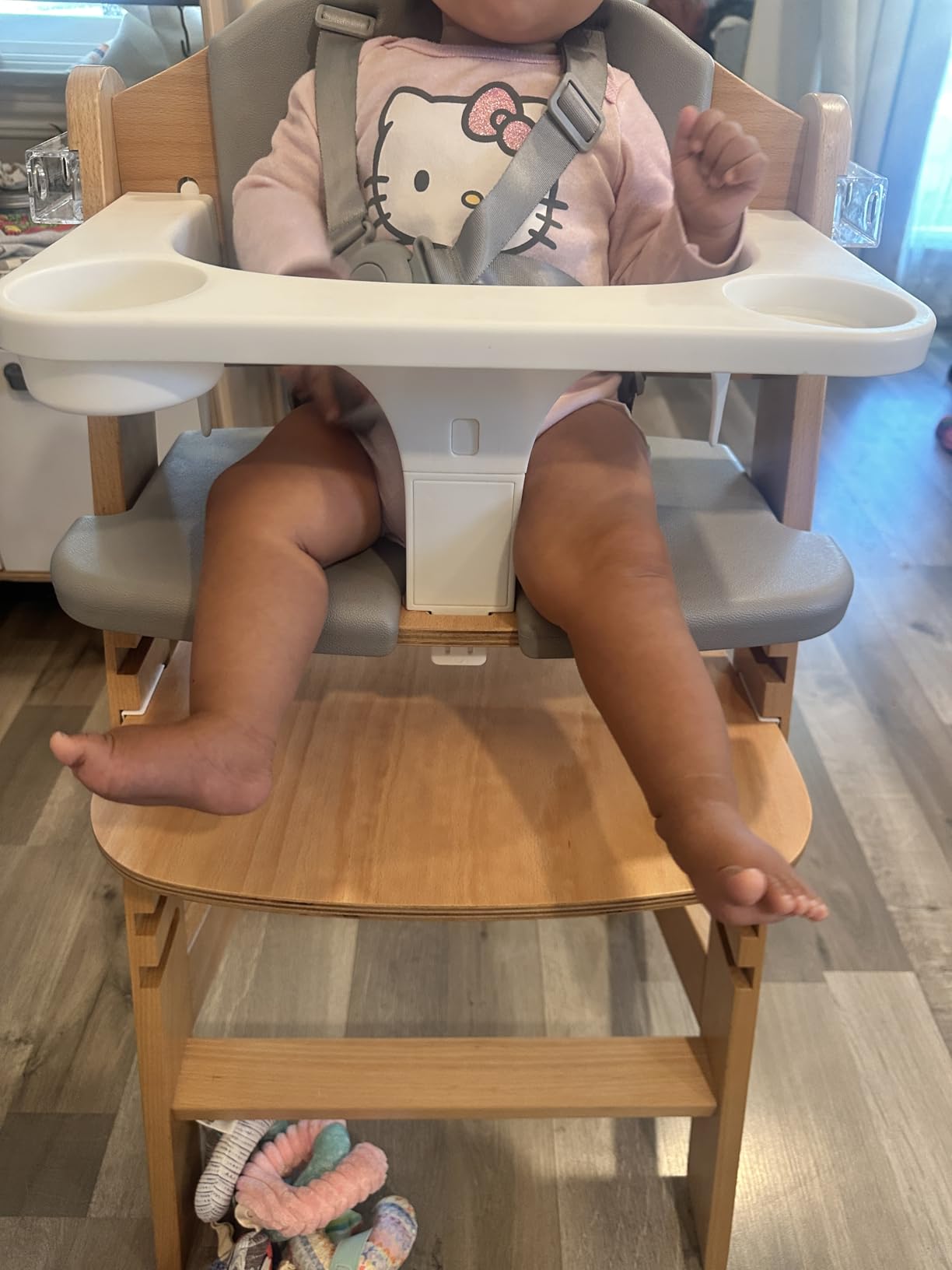Cowiewie 3-in-1 Wooden High Chair for Babies and Toddlers, 8-Level Adjustable Seat and Footrest, Removable 3-Layer Tray, EVA Cushions, 5-Point Harness, Green customer photo 1
