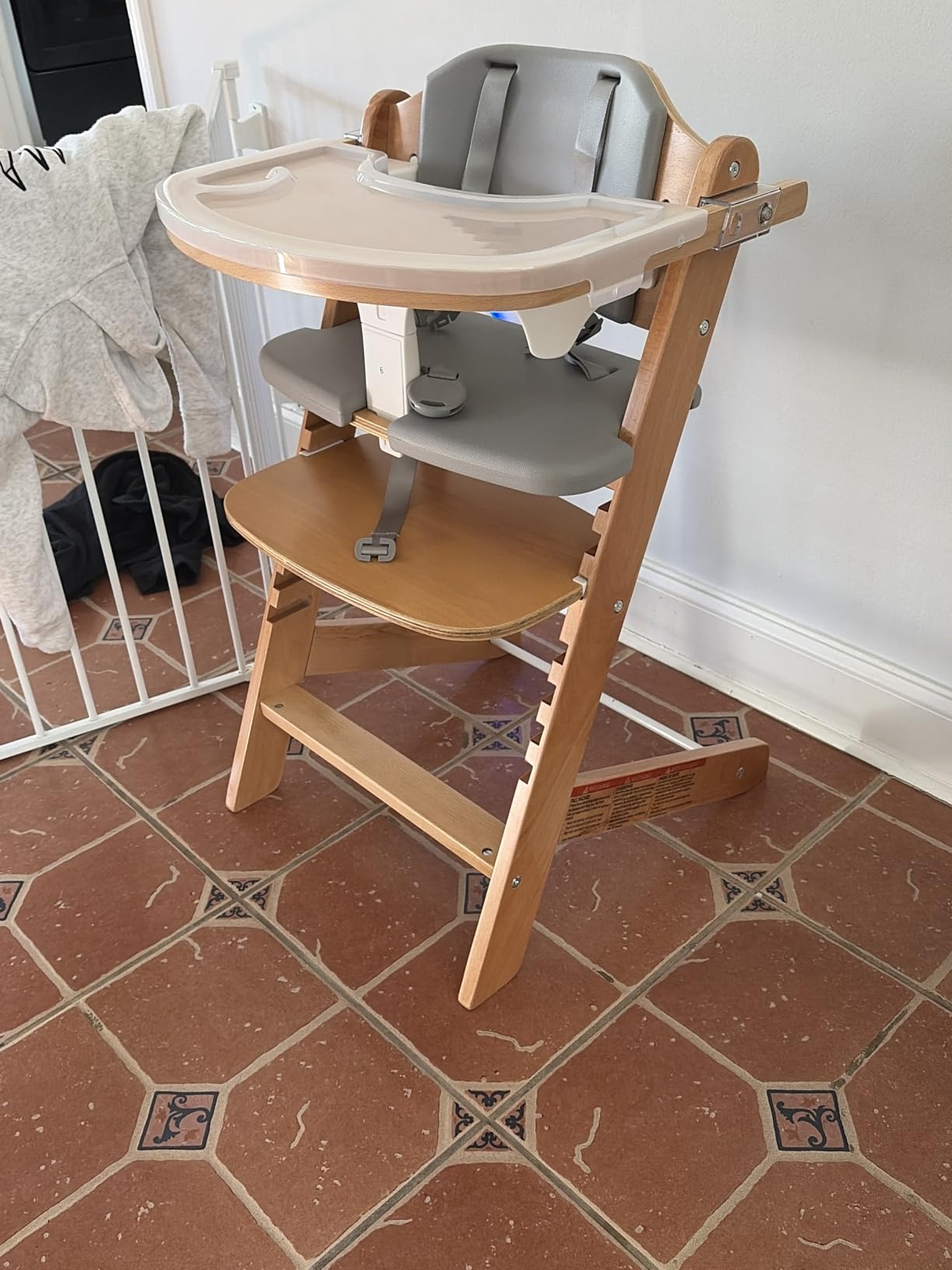 Cowiewie 3-in-1 Wooden High Chair for Babies and Toddlers, 8-Level Adjustable Seat and Footrest, Removable 3-Layer Tray, EVA Cushions, 5-Point Harness, Green customer photo 2