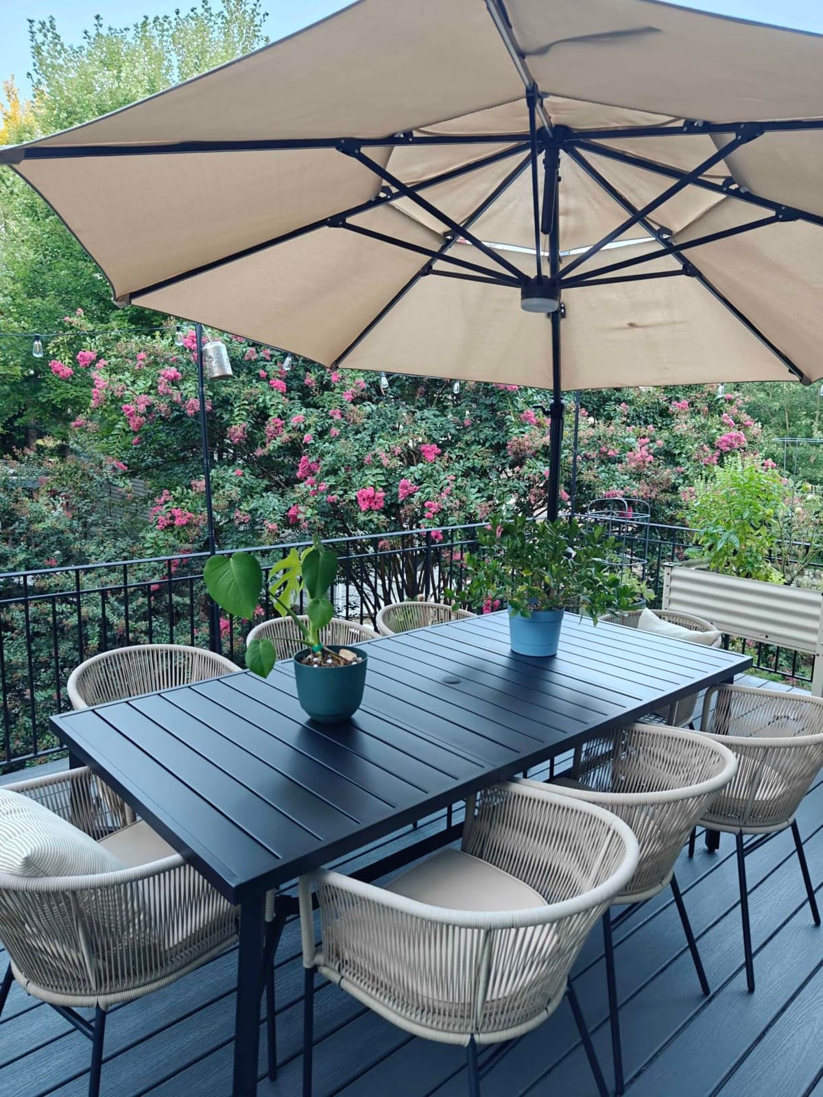 MIXPATIO Patio Round Table w/Umbrella Hole, Metal Table for 6, Black customer photo 2