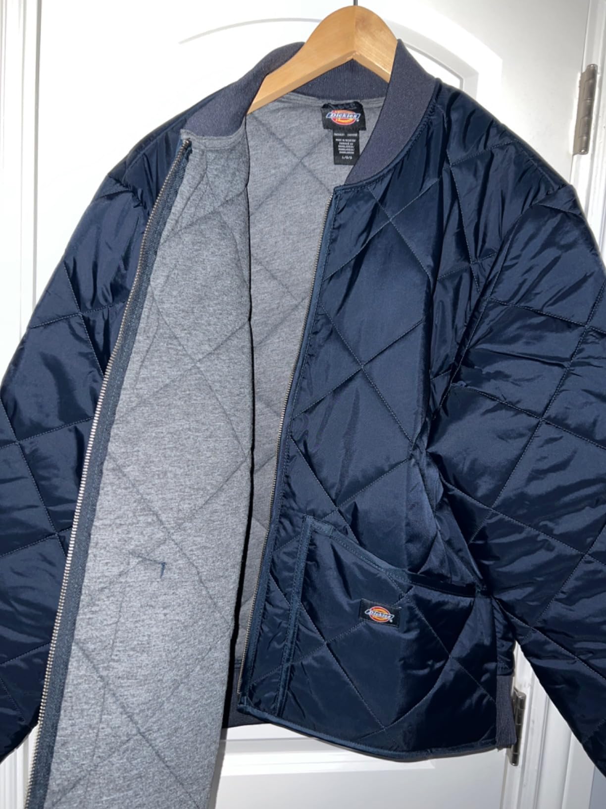 Dickies Men's Water Resistant Diamond Quilted Nylon Jacket customer photo 2