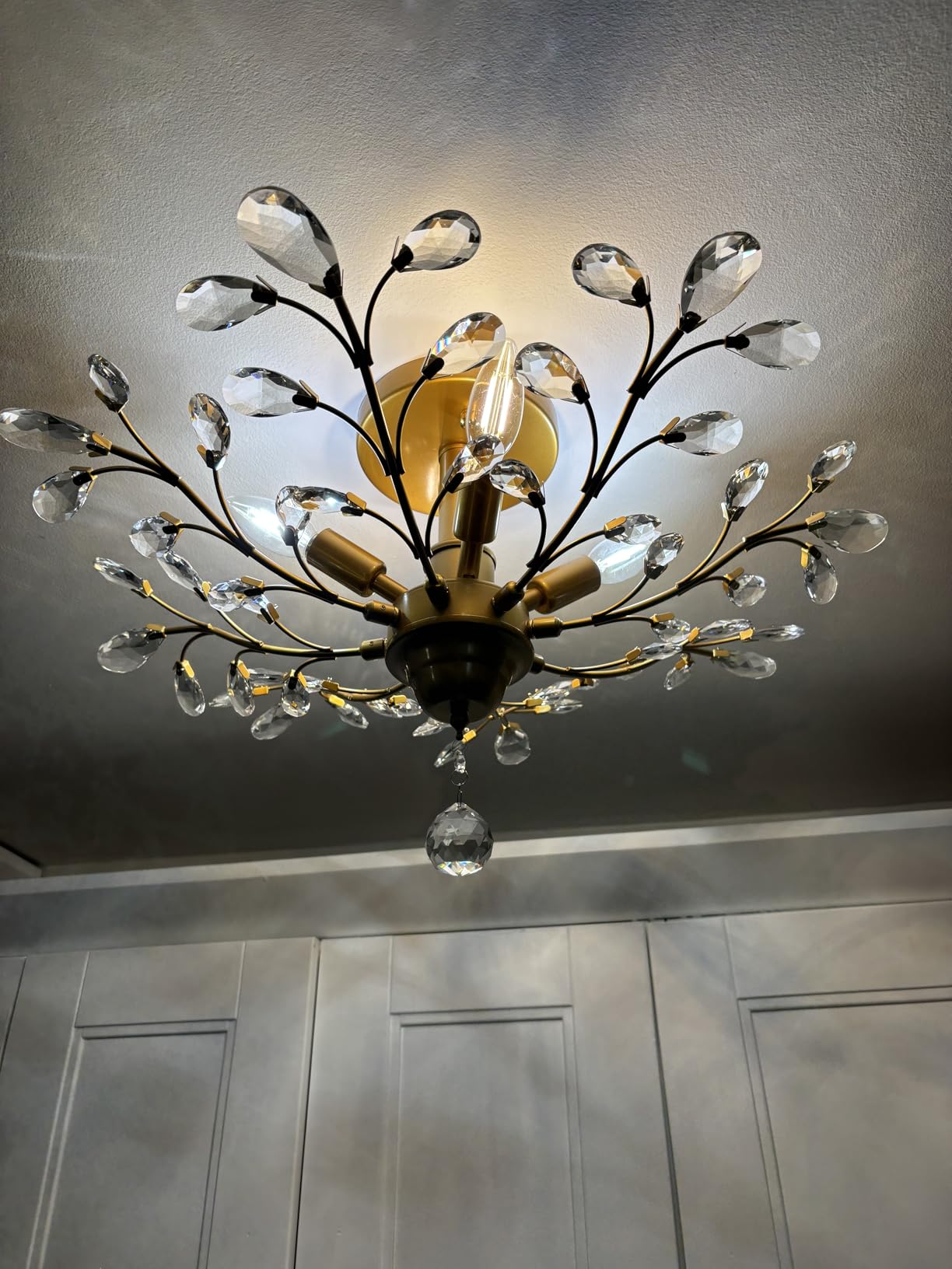 Garwarm 38.7 Inch Crystal Chandelier, 6-Light Black Rectangle Ceiling Light customer photo 1