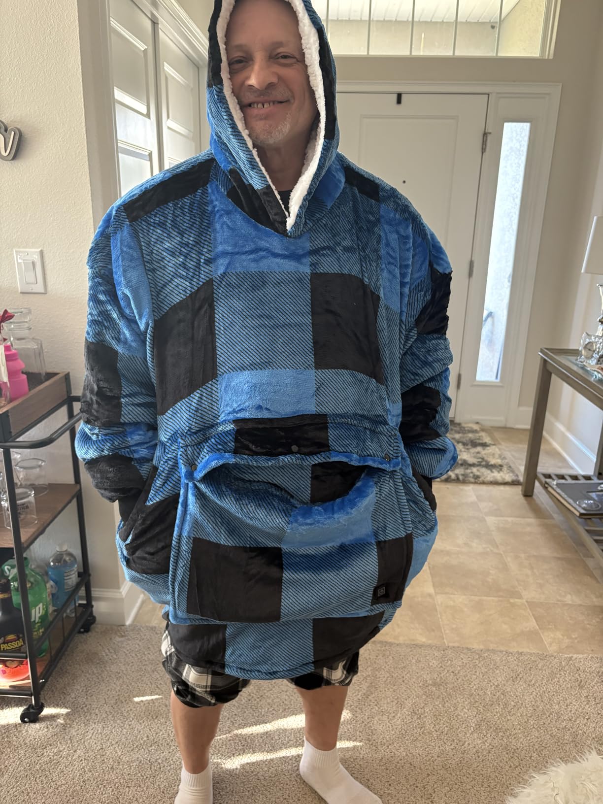 Wearable Heated Blanket Hoodie,USB Heated Blanket Electric Wearable Blanket,Electric Blanket with Sherpa Fleece Flannel,Giant Pocket,3 Heat Settings,3 Hours Auto Shut-off (No Power Supply) customer photo 2