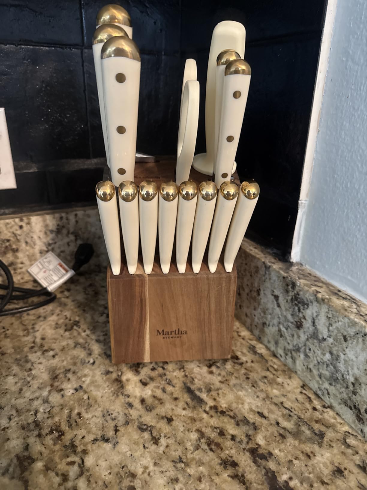 Martha Stewart Knife Block Set 16-Piece - Lockton High Carbon Stainless Steel Forged Full Tang Chef Knives, Acacia Wood Block, Triple Riveted Handles, Linen White & Gold customer photo 2