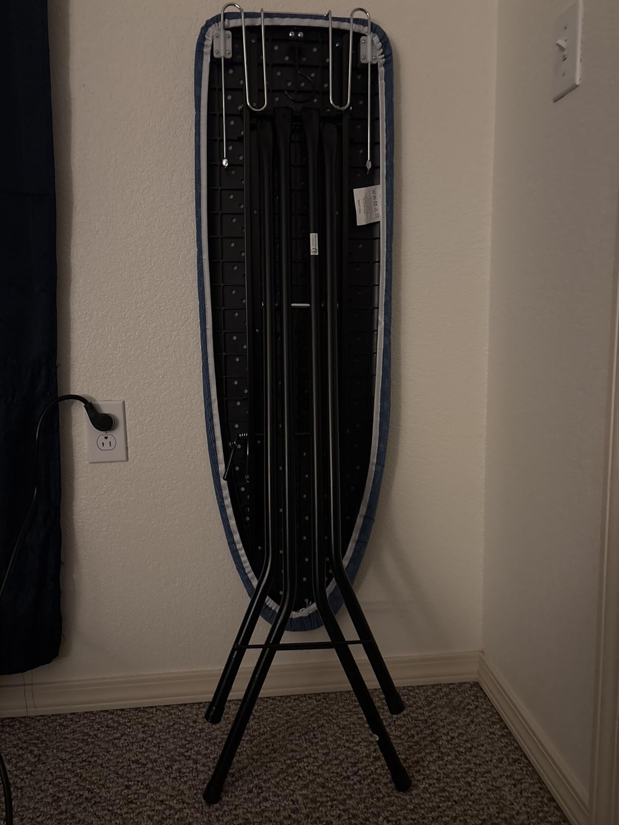 SONGMICS Ironing Board, Foldable, with Iron Rest, 43 x 13 Inches customer photo 1