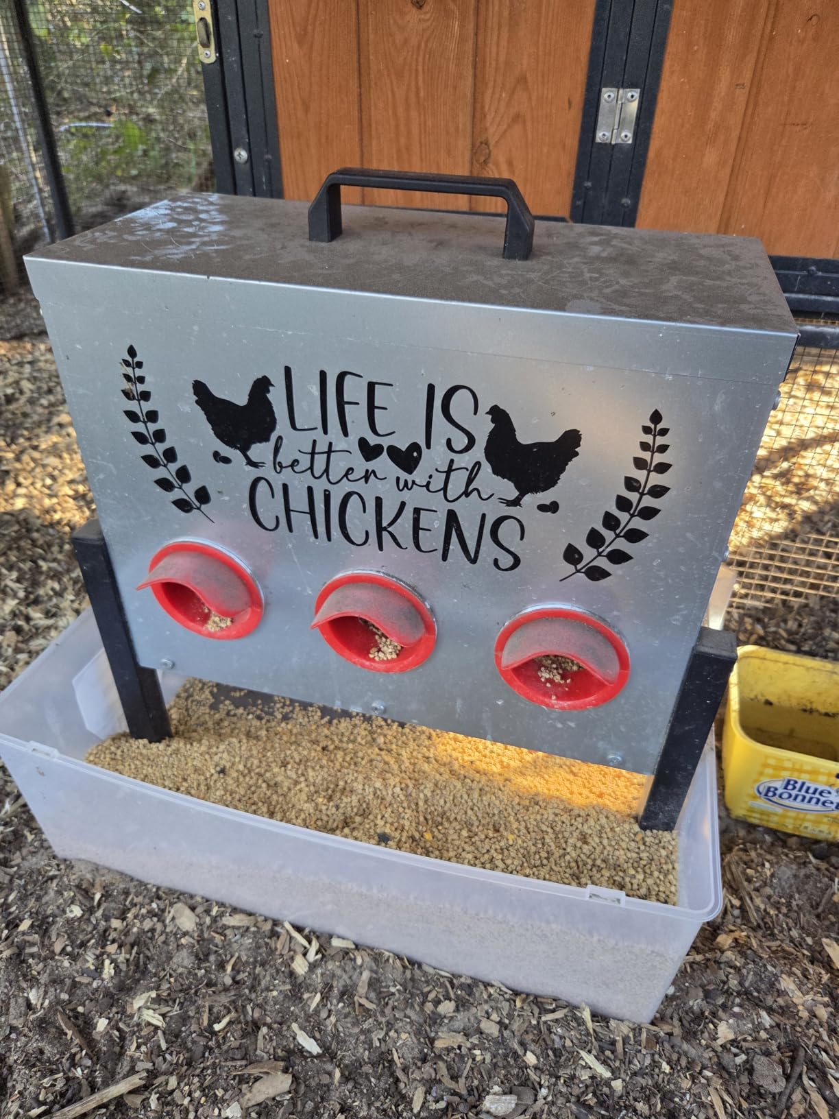 ‎Tgeyd 30 lb Chicken Feeder with 6 No-Waste Ports – Heavy-Duty Outdoor Metal Feeder with Adjustable Height, Locking Lid & Riveted Handles – Rustproof Feed Box for Poultry & Backyard Chickens customer photo 2