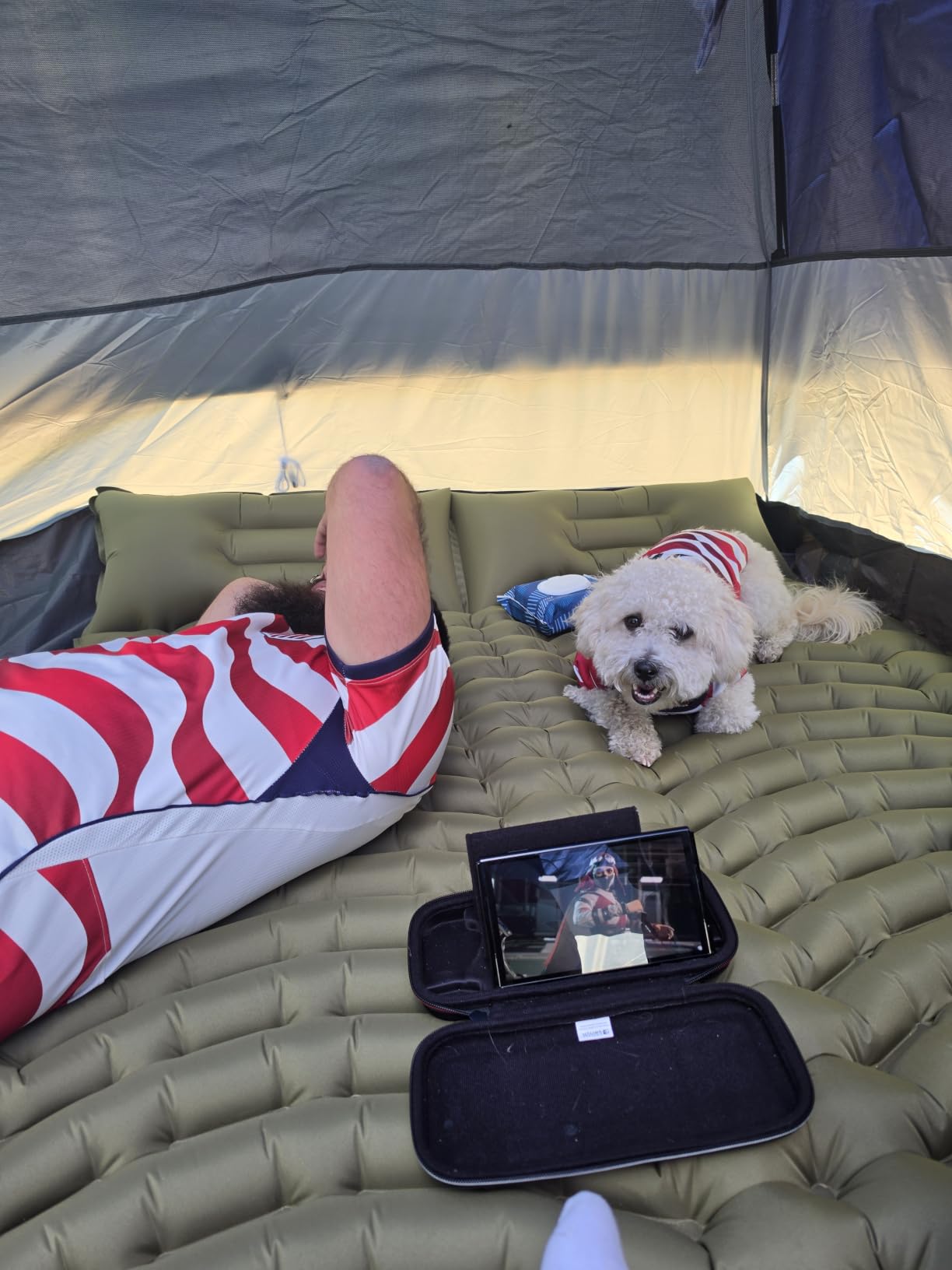 Double Camping Sleeping pad with Pillow & Built-in Foot Pump customer photo 1
