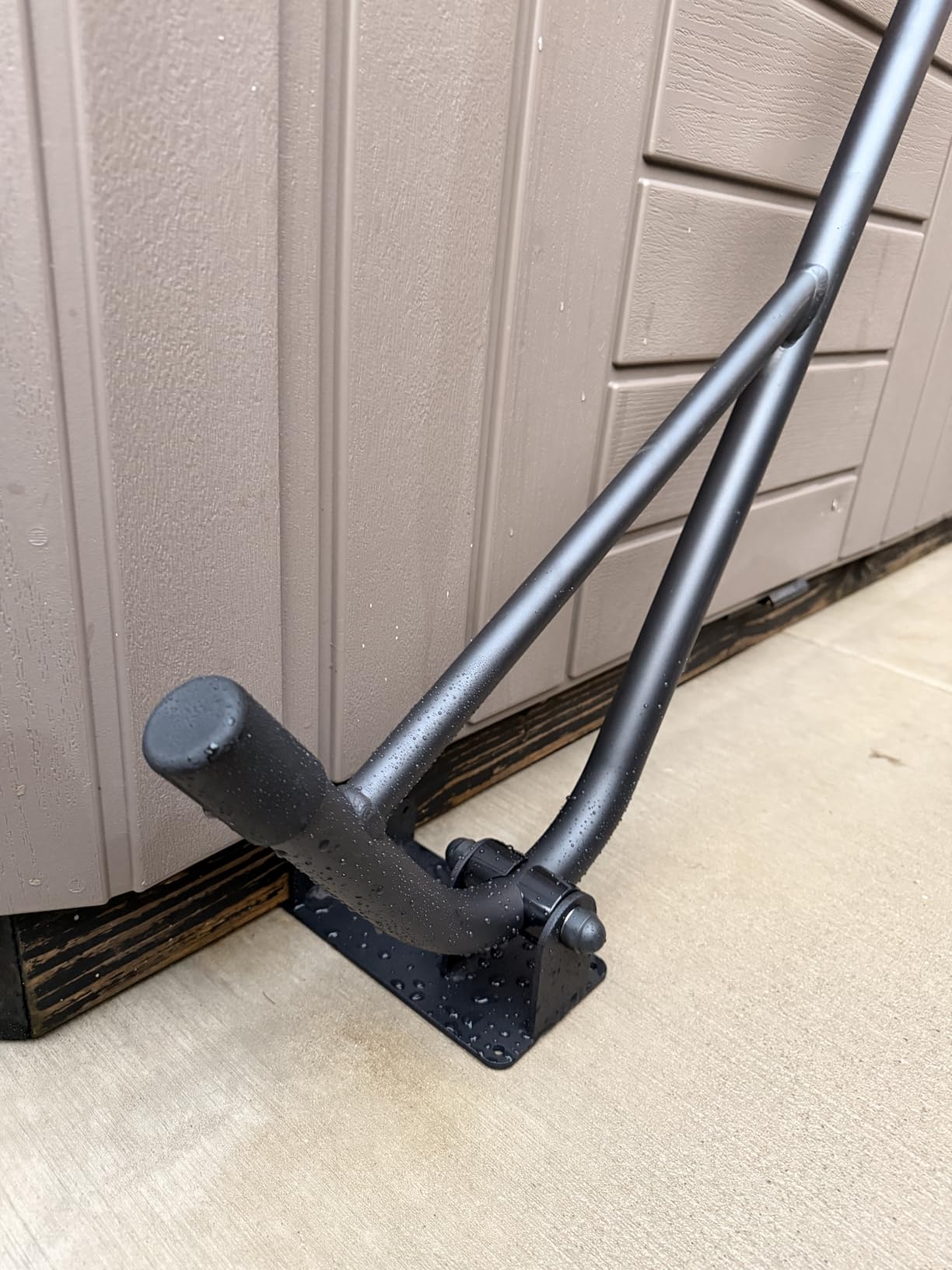 VEVOR Hot Tub Cover Lift, Adjustable Spa Cover Lift, Height 31.5 to 41.3 in, Width 69 to 100.5 in, Mounts on Both Sides at The Top, Compatible with Different Sizes of Rectangular Hot Tubs and Spas customer photo 2
