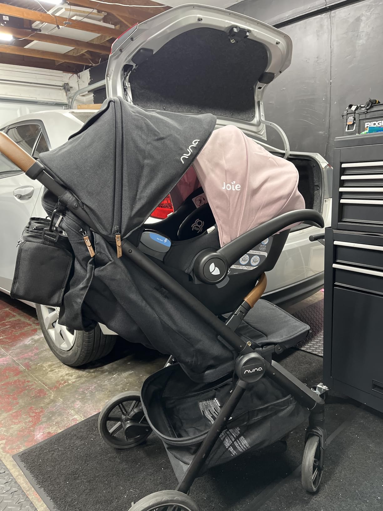 Joie Rue Infant Car Seat & Anti-Rebound Base, Lightweight customer photo 2