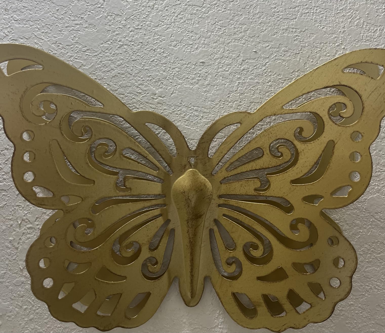Remenna Metal & Wood Flowers Wall Decor, Rustic Wall Art Decoration Farmhouse Wall Decorations Multiple Floral Hanging Decor for Bathroom Living Room Home Office Garden Kitchen White 12inch customer photo 2