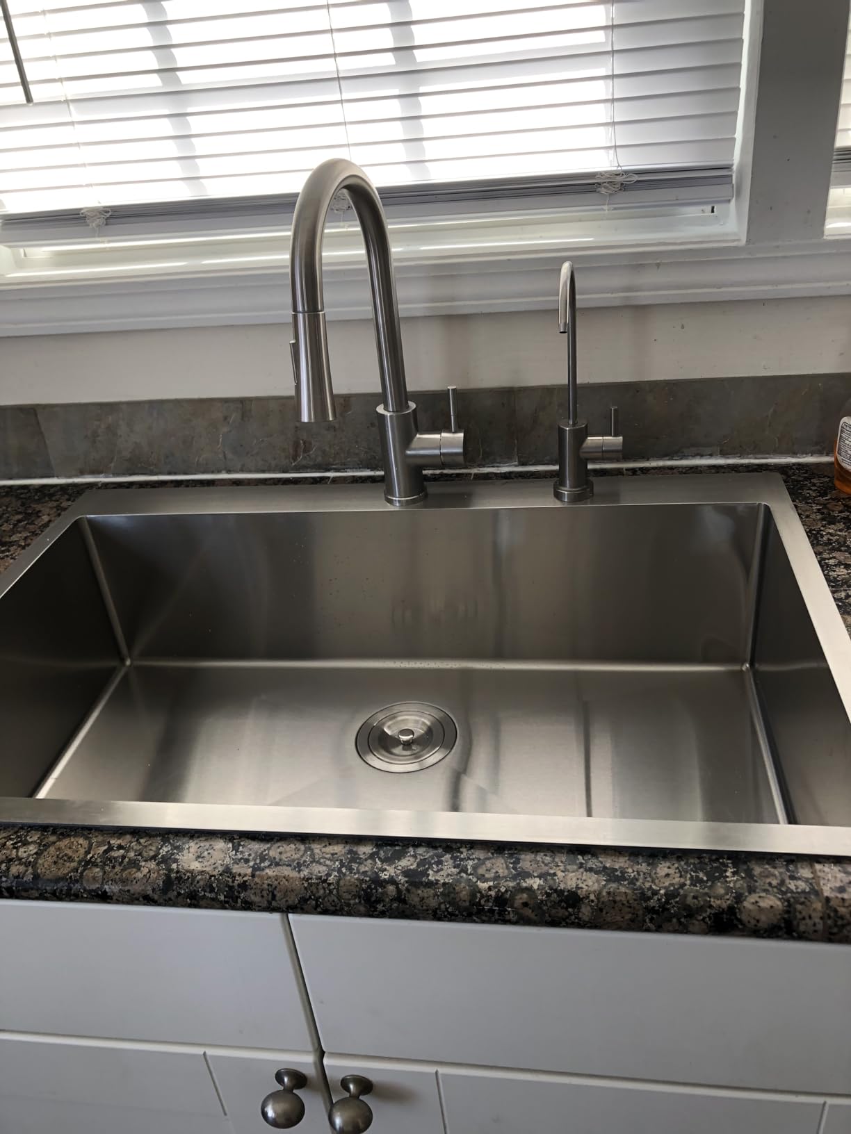 VAPSINT 33 Inch Black Farmhouse Kitchen Sink, 33x20x9 Inches Stainless Steel Undermount 16 Gauge Deep Single Bowl Apron Front Workstation Ledge Farm Sink with Accessories customer photo 1
