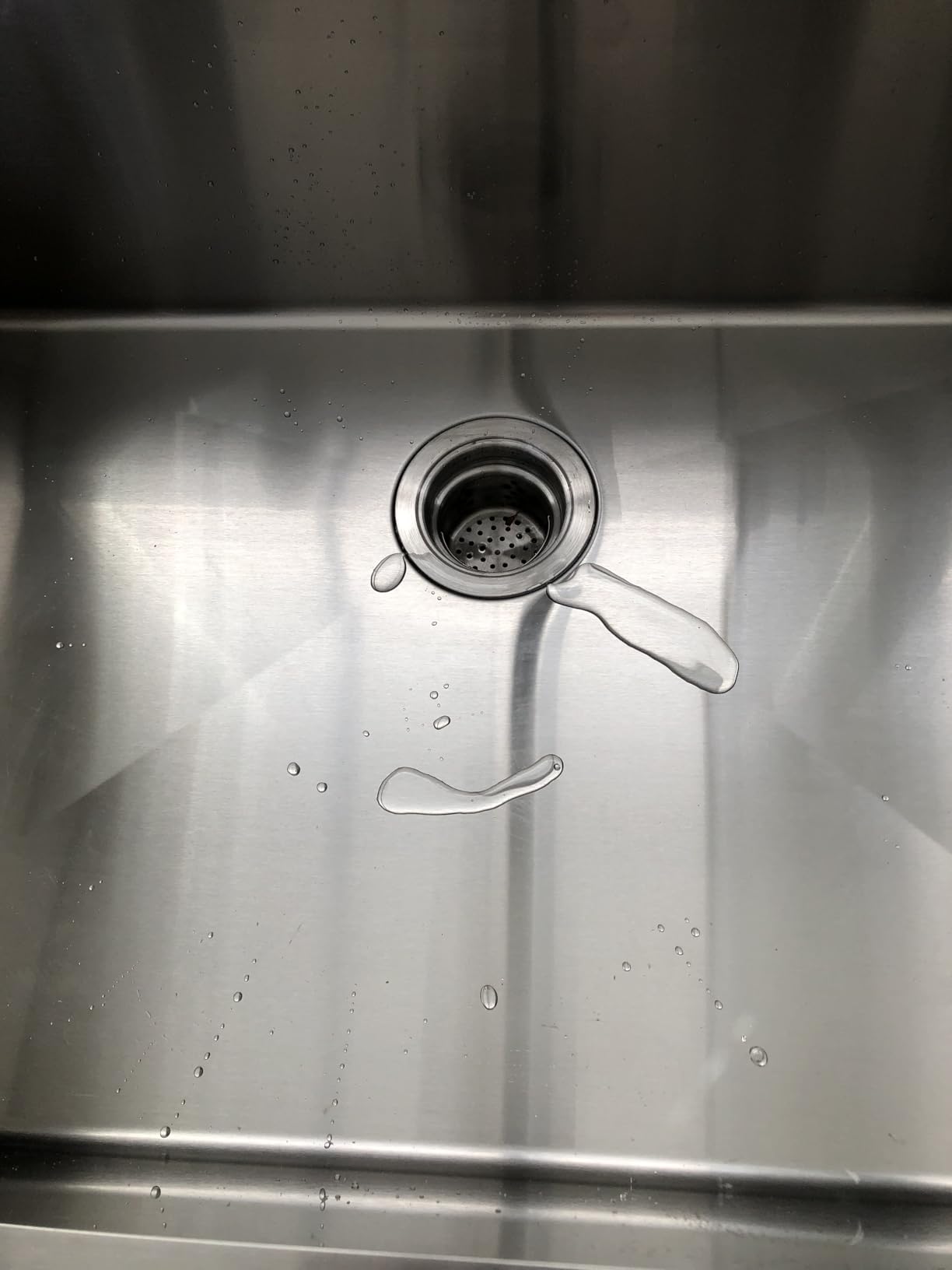 VAPSINT 33 Inch Black Farmhouse Kitchen Sink, 33x20x9 Inches Stainless Steel Undermount 16 Gauge Deep Single Bowl Apron Front Workstation Ledge Farm Sink with Accessories customer photo 2