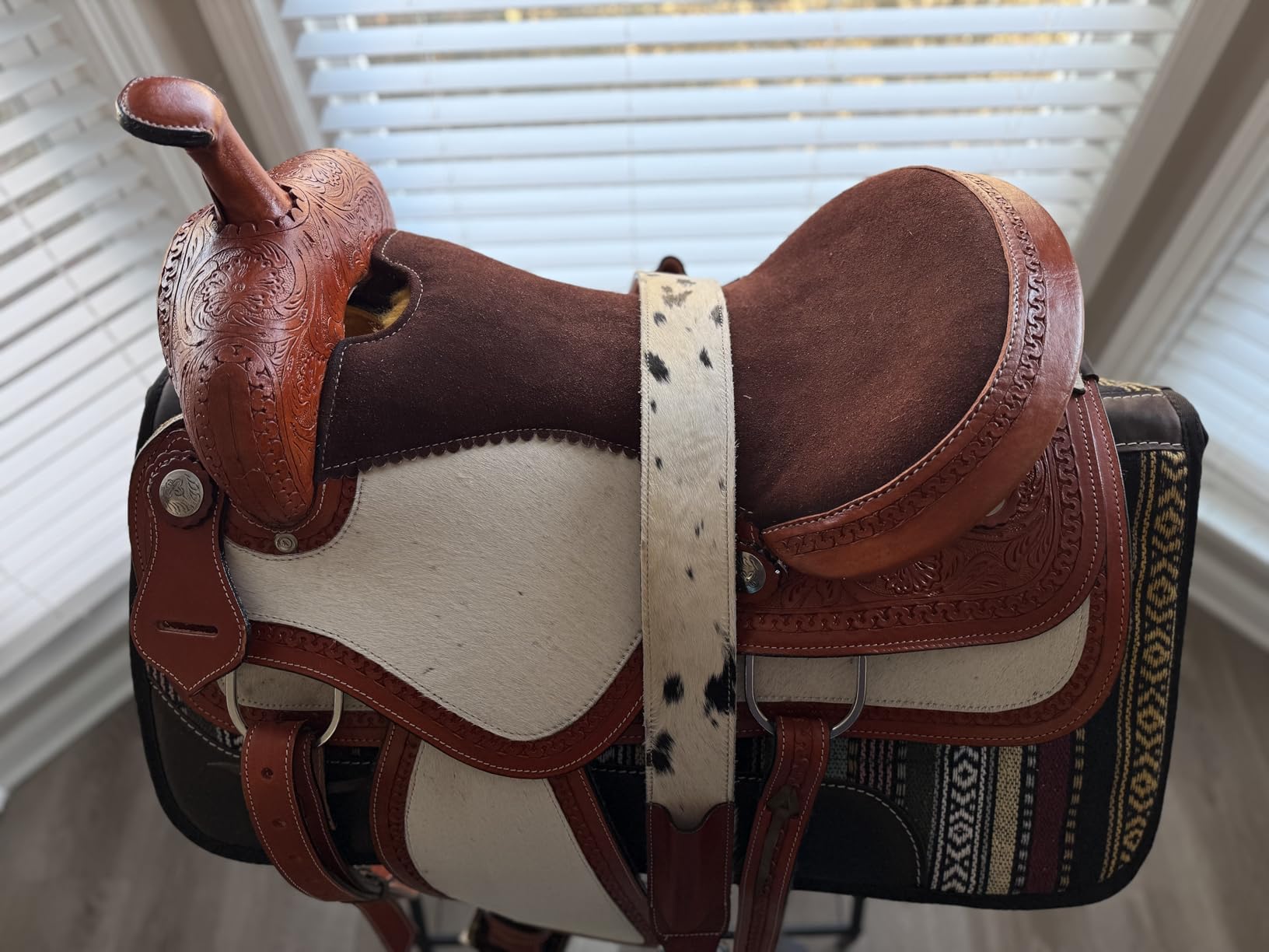 Western Barrel Saddle Set Brown Genuine Leather Hair On Cowhide Hand Tooled Horse Saddle with Headstall, Breast Collar & Reins for Trail Riding, Rodeo, Ranch & Pleasure, 8-17 Inch customer photo 2
