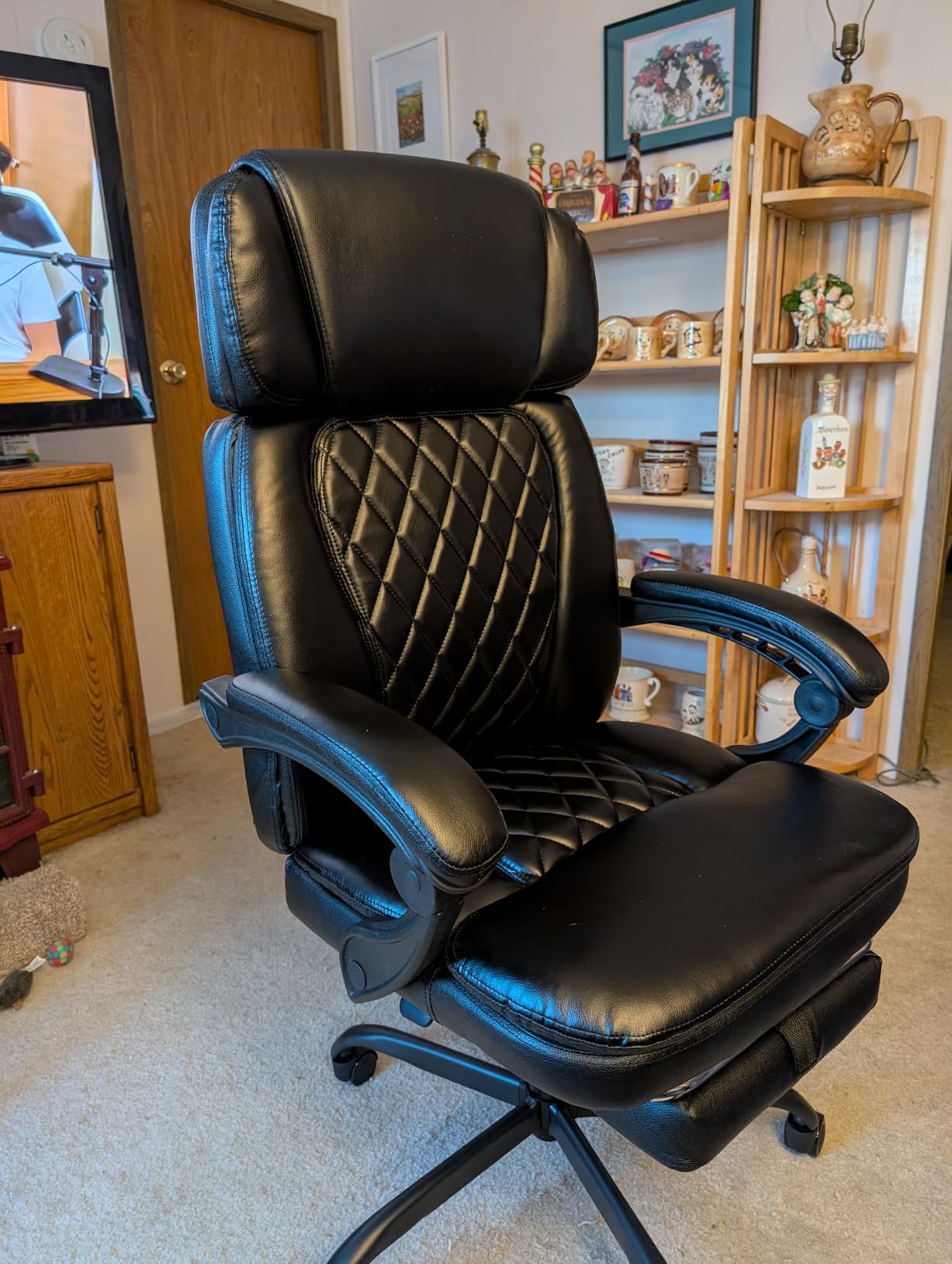 400lbs Executive Office Chair with Foot Rest for Heavy People, Ergonomic Big and Tall Desk Chair with Adjustable Headrest, High Back PU Leather Comfy Heavy Duty Computer Chair with Spring Cushion customer photo 1