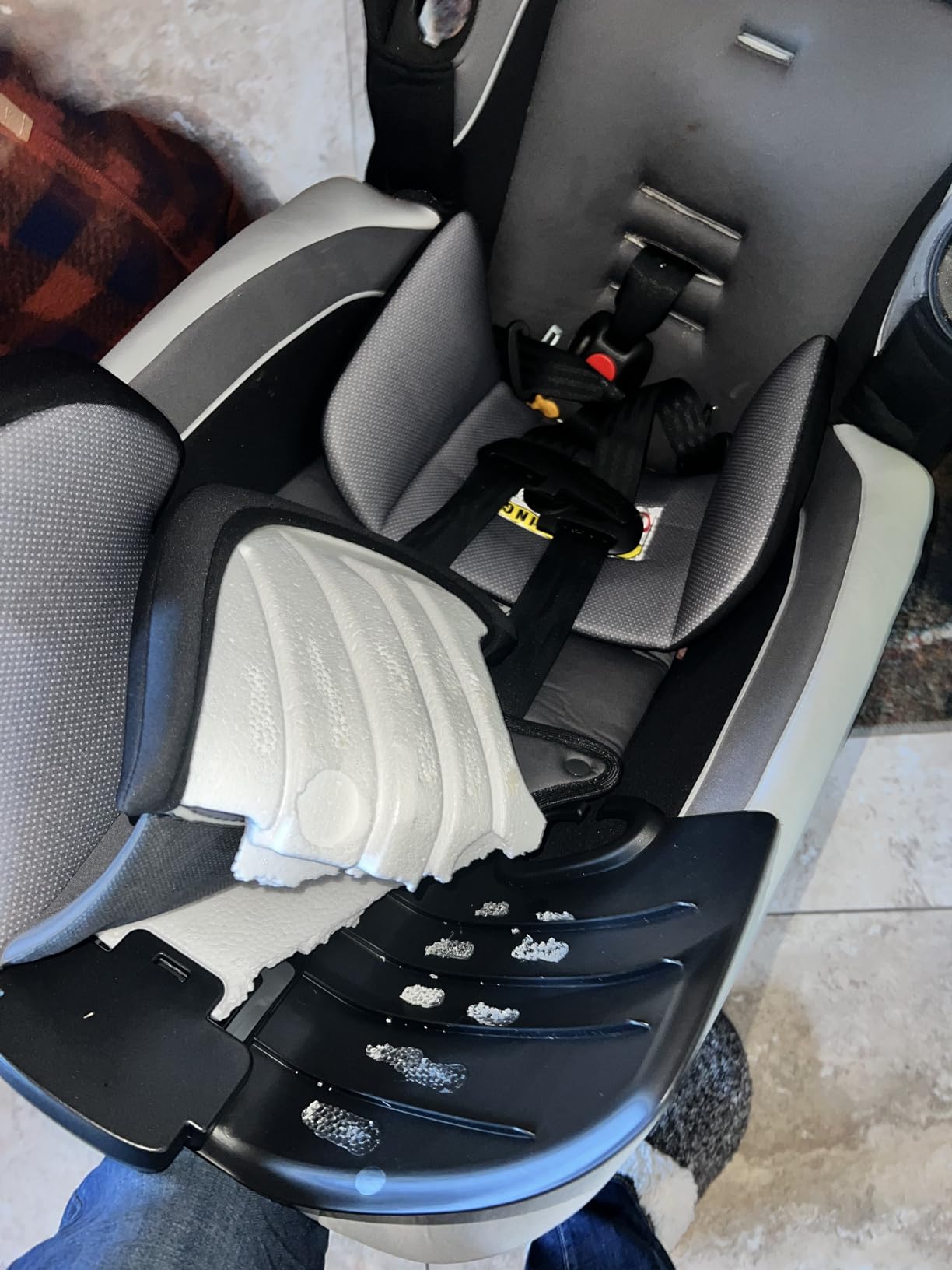 Safety 1st TriMate 3-in-1 Convertible Car Seat, Slim Fit, Infant to Big Kid Car Seat, Easy-Install Harness, Machine-Washable Cover, Dishwasher-Safe Cup Holders, 5-100 lbs, Sharkskin customer photo 1
