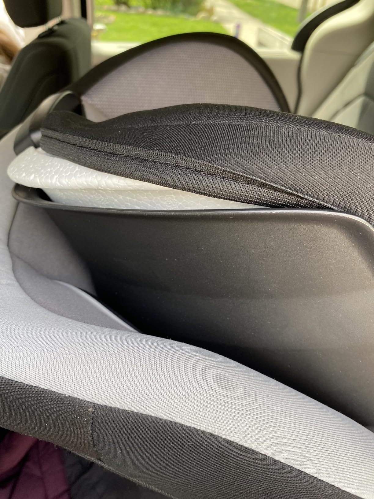 Safety 1st TriMate 3-in-1 Convertible Car Seat, Slim Fit, Infant to Big Kid Car Seat, Easy-Install Harness, Machine-Washable Cover, Dishwasher-Safe Cup Holders, 5-100 lbs, Sharkskin customer photo 2