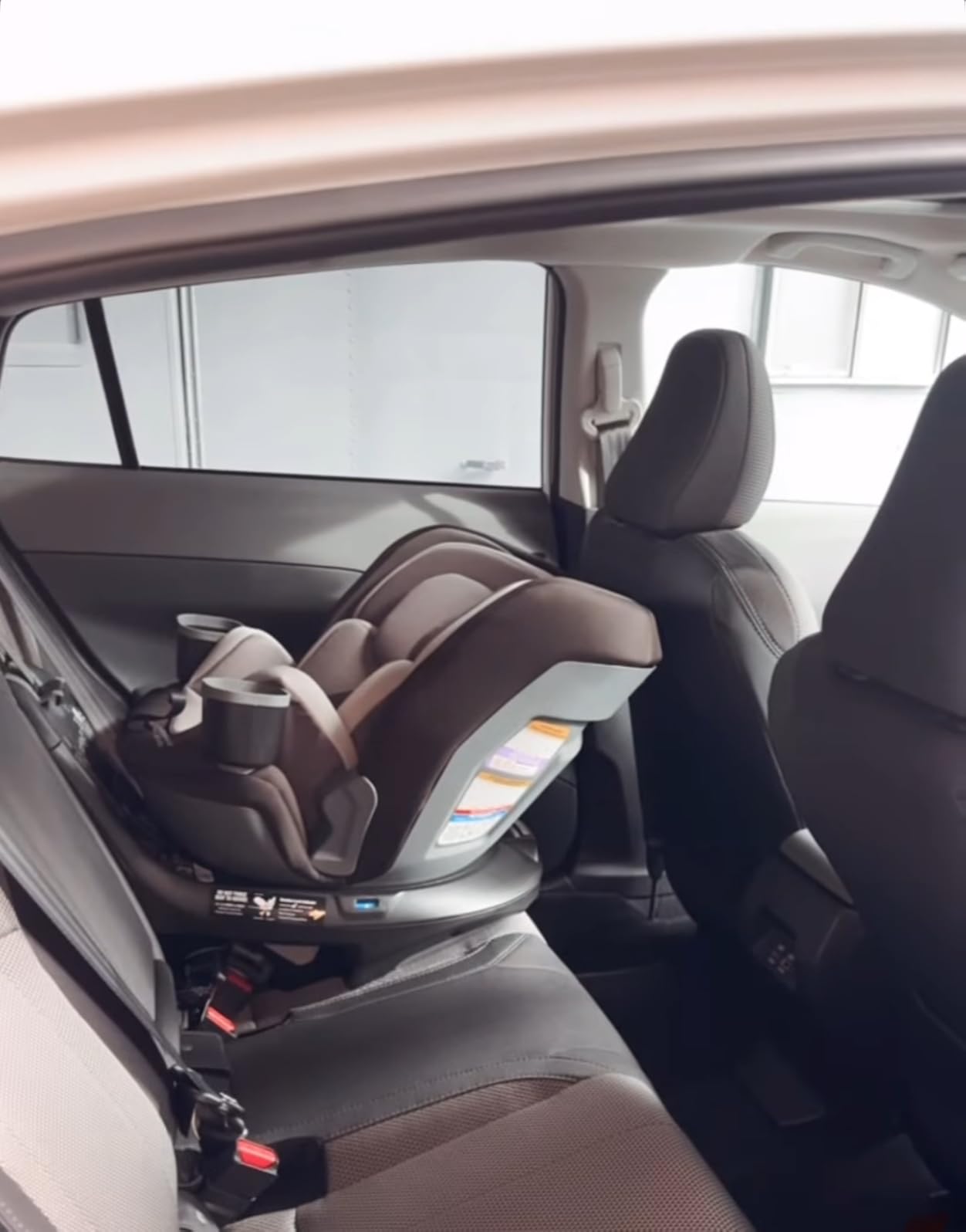 Safety 1st Turn and Go 360 ST 360 Rotating Car Seat, SafetySwivel, SecureTech Installation, All-in-One Convertible Car Seat, 3-in-1 Rear-Facing, Forward-Facing, Booster, 5-100 lbs, Seafoam Mist customer photo 1
