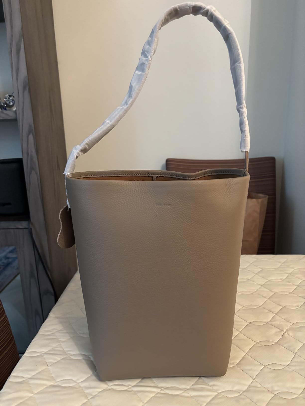 TRow Genuine Leather Bucket Bag with Wallet, Full-Grained Calfskin Tote customer photo 1