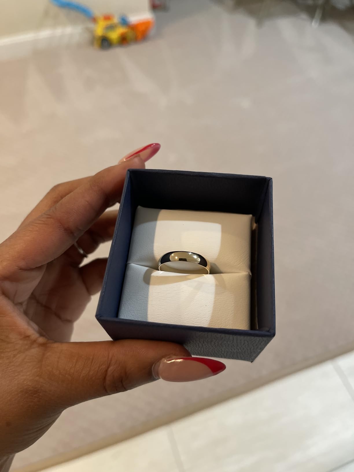 Oxford Ivy 14K/10K Solid Gold 4mm Wedding Band Rings for Women and Men customer photo 1