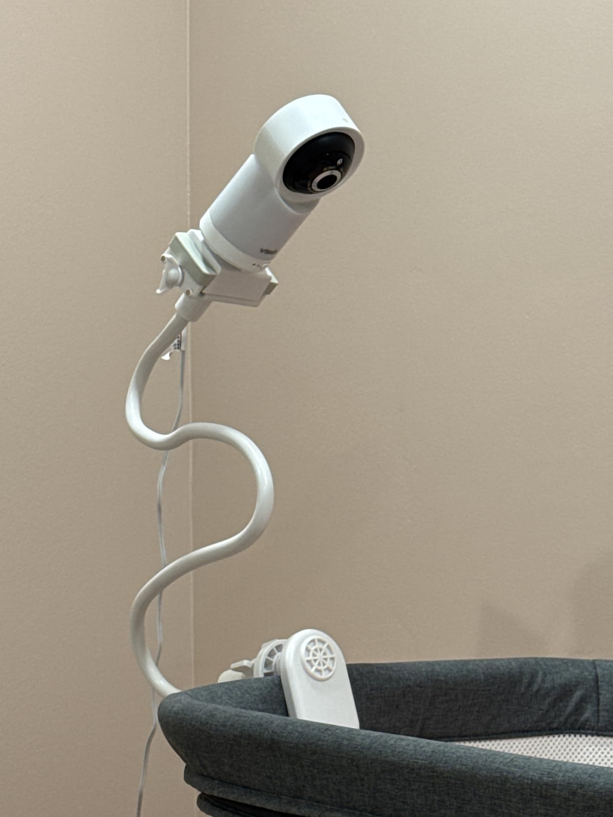 VTech Smart WiFi 7” HD Display Video Baby Monitor, 1080p HD Camera via App, Pan-Tilt-Zoom, Night Light, 2-Way Talk, 2K CMOS Video Sensor, Wide-Angle Viewing, Rechargeable Battery, Free App: RM7866HD customer photo 1