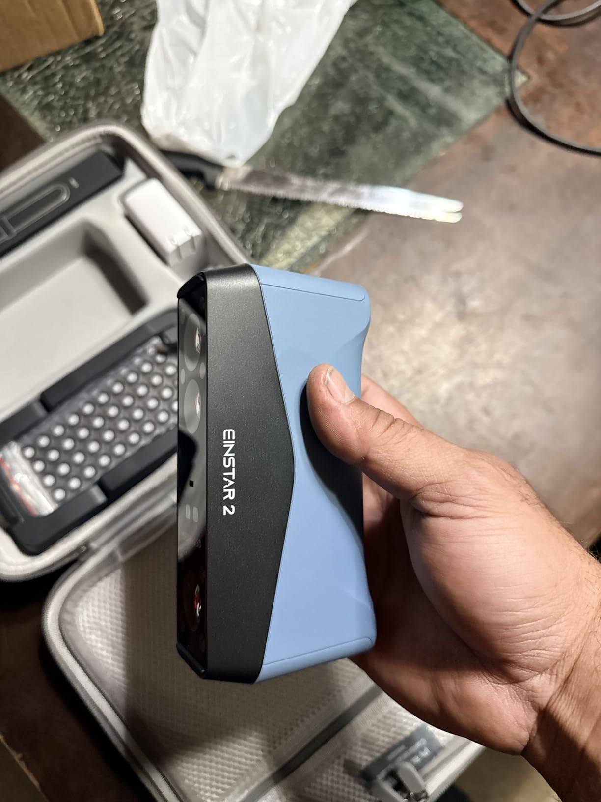 EINSTAR 2 Wireless 3D Scanner, 17 Parallel Lines Blue Laser and VCSEL Infared Light Support 3D Scanning Small to Large Objects, Up to 90 FPS High Speed Scanning, Support 3mm, 6mm, 12mm Markers. customer photo 2