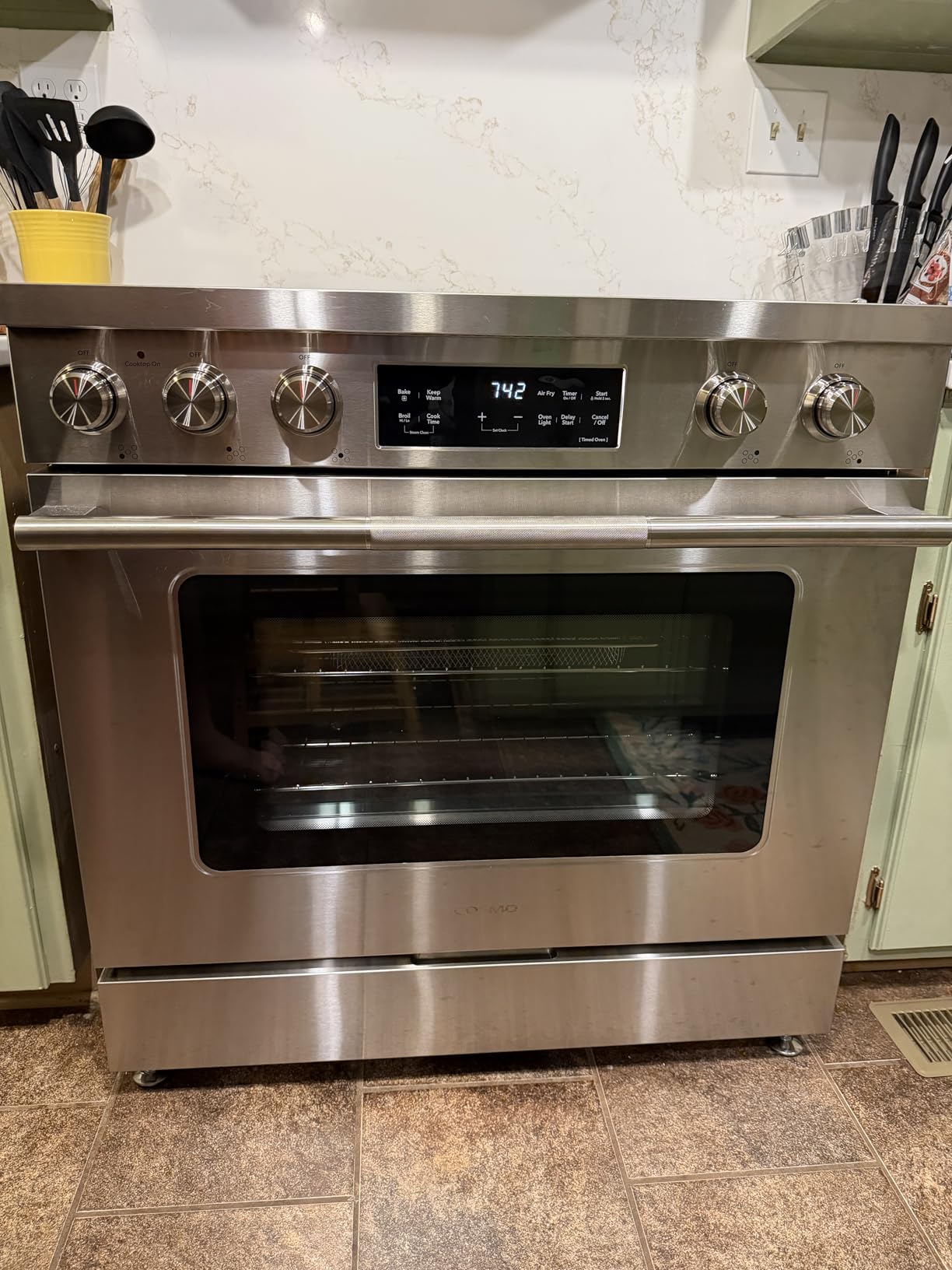 36 in. Stellar Coll 6.1 cu. ft. 5 Burner Electric Range, Air Fry, Stainless customer photo 1
