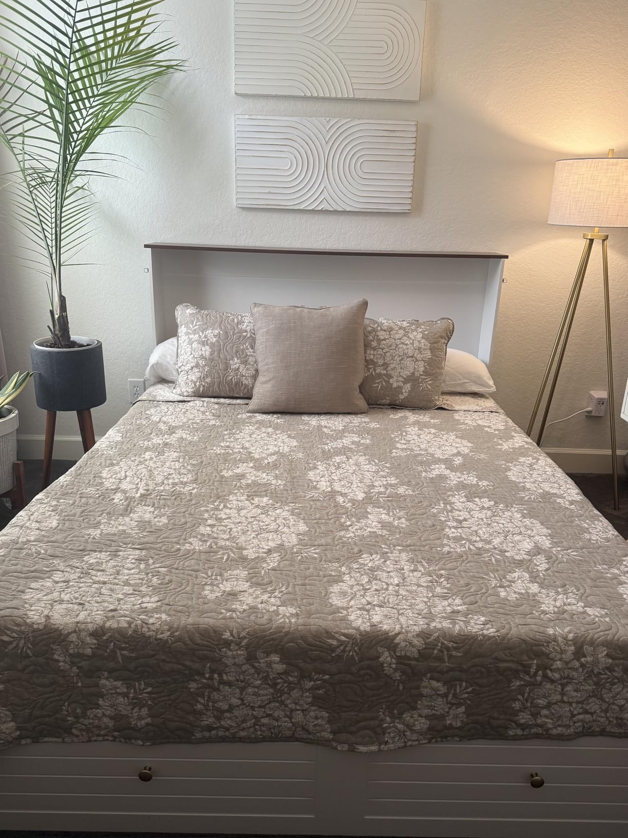 Yoobure Queen Murphy Bed with Charging Station, Cabinet Beds with Storage customer photo 1