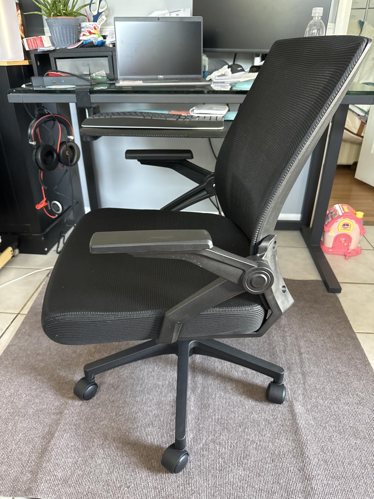 GTPLAYER Ergonomic Office Chair with Flip-up Armrests Executive Computer Chair for Home Office, Breathable Mesh & Comfy Lumbar Support, Black customer photo 1