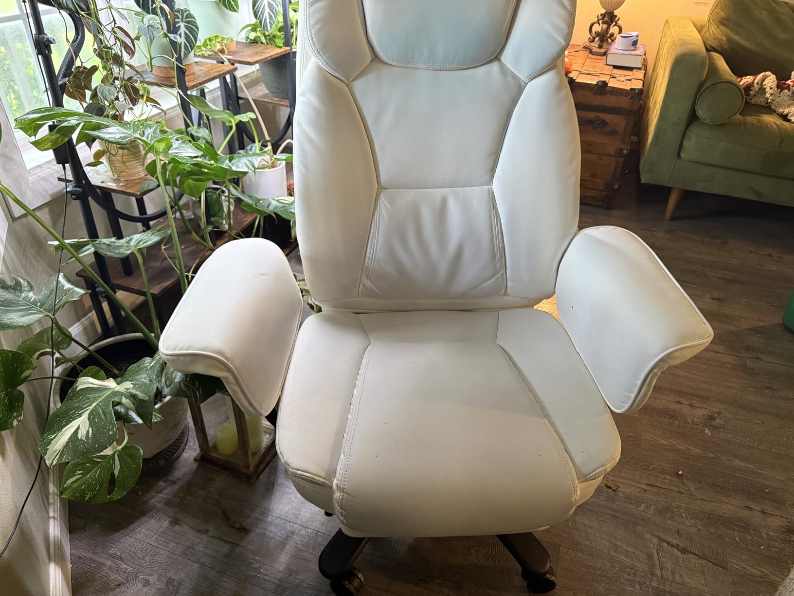 GYI 160 Reclining Office Chair with Footrest, Big & Tall Desk Chair, Black customer photo 1