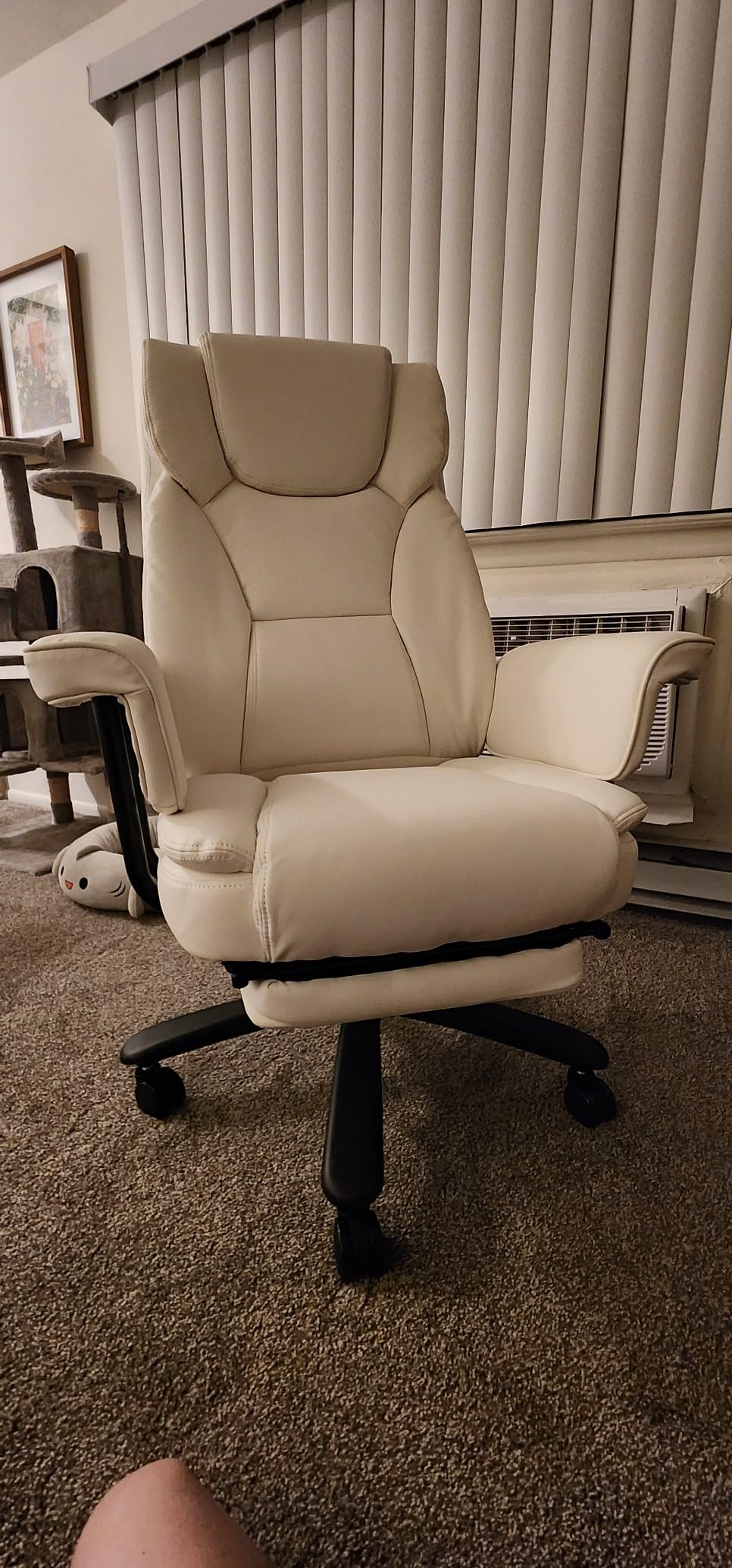 GYI 160 Reclining Office Chair with Footrest, Big & Tall Desk Chair, Black customer photo 2
