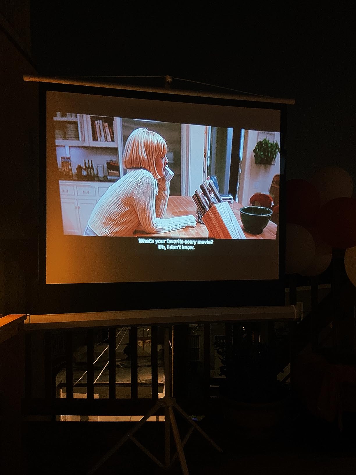 Pyle Projector Screen with Stand - 100-Inch Floor Standing Portable Fold-Out Rollup Matte for Projection, Includes Tripod, Great for Indoor/Outdoor Presentation, Quick Assembly customer photo 1