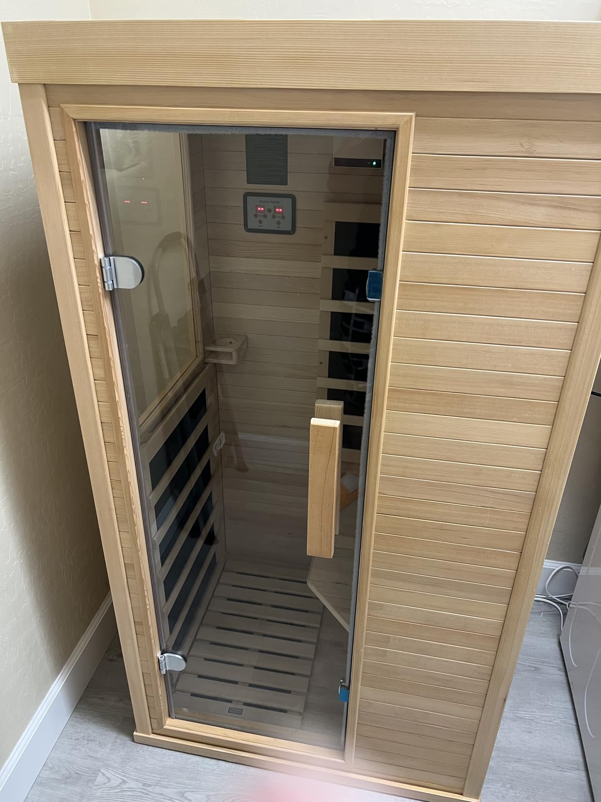 4-6 Person Outdoor Barrel Sauna with 6KW Electric Heater customer photo 2