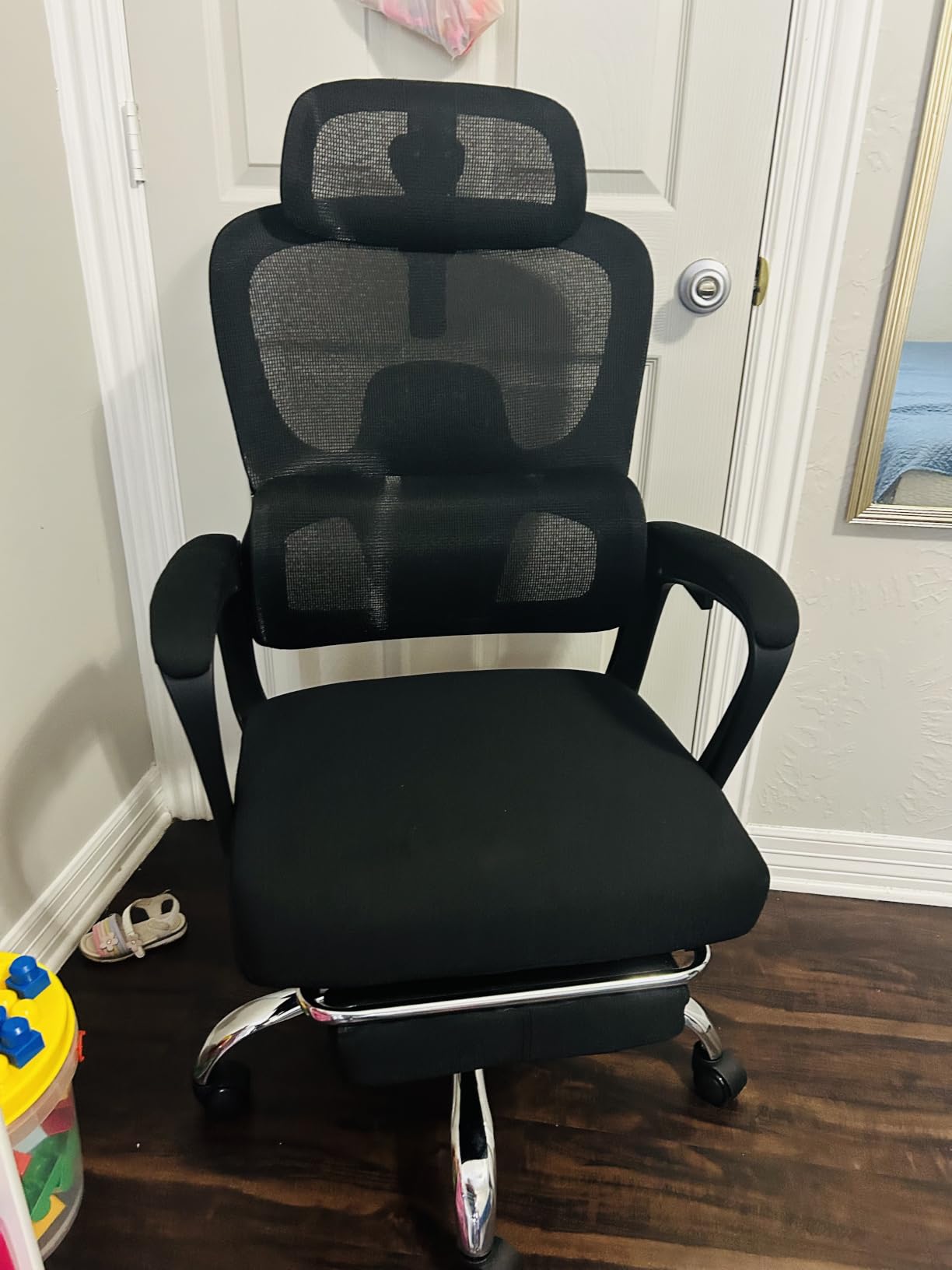 Ergonomic Office Chair with Footrest, 90-145° Reclining Mesh Desk Chair customer photo 2