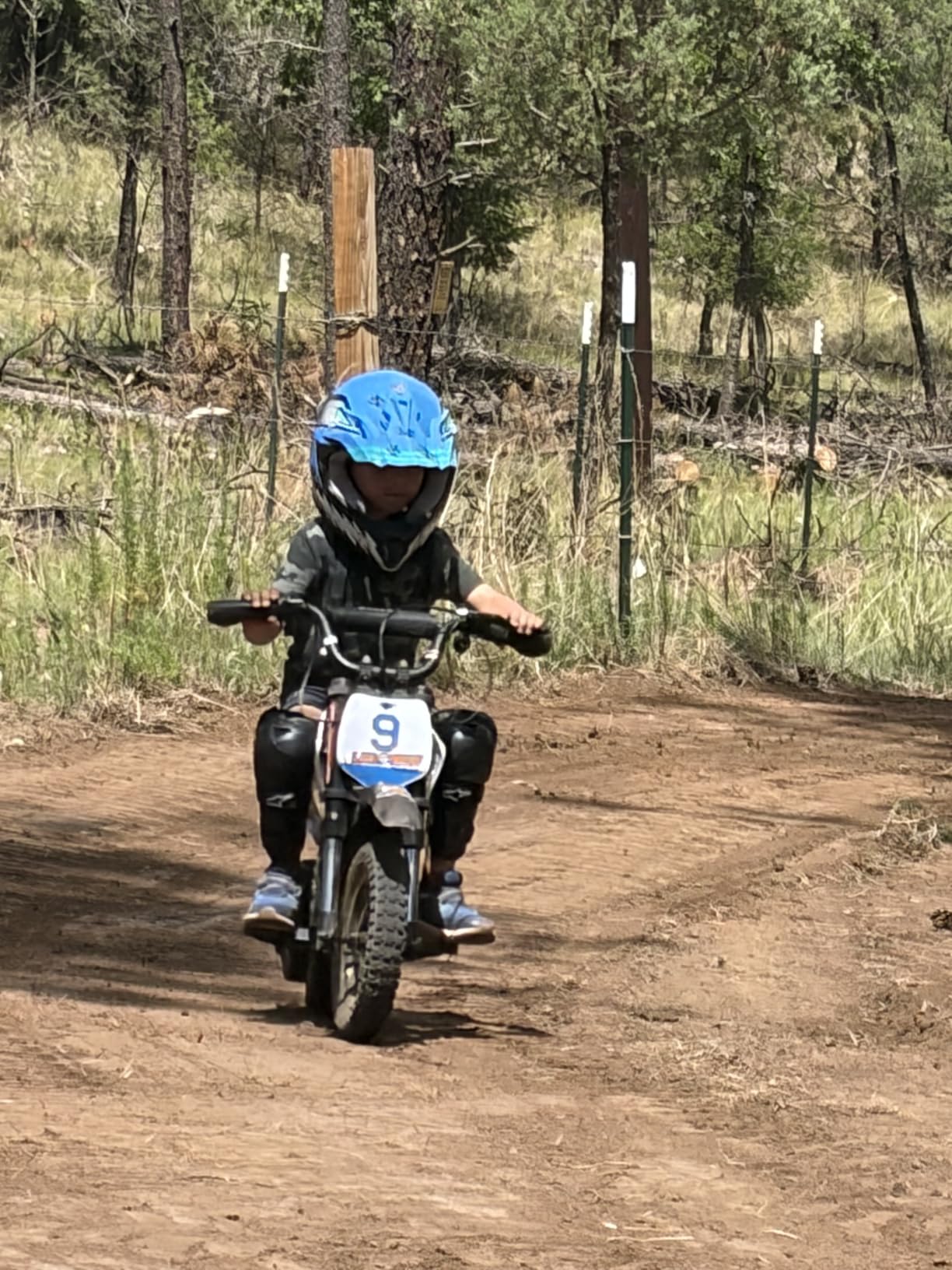 K1 Kids Electric Dirt Bike 36V Motorcycle,16MPH Fast Speed 14 Mile Long-Range,700W Peak 3-Speed Modes Electric Bike for Kids Ages 3-10 (Berry Red) customer photo 1