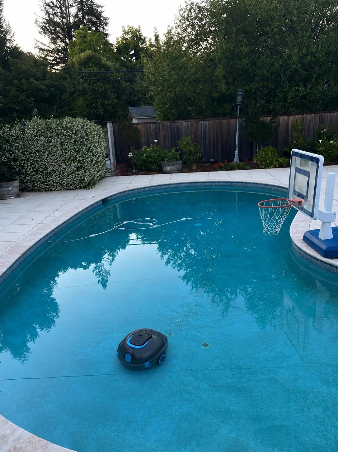 Y20 Robotic Pool Cleaner, Cordless Pool Vacuum for Above & Inground Pools customer photo 2