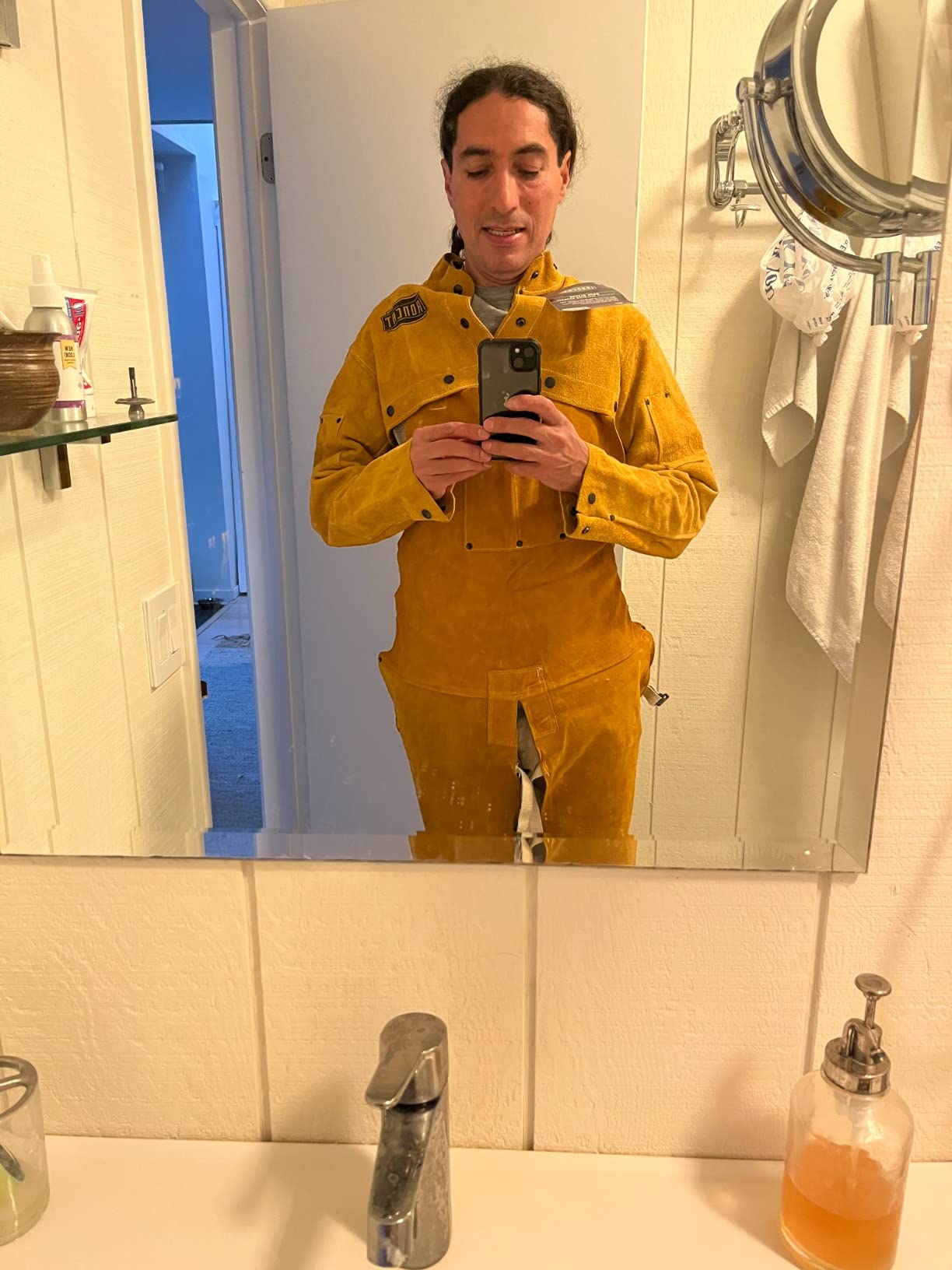 IRONCAT 7000 Cowhide Leather Welding Cape Sleeve - Golden Yellow, Large Size Cape Jacket with Heat Resistance. Welding Gears customer photo 2