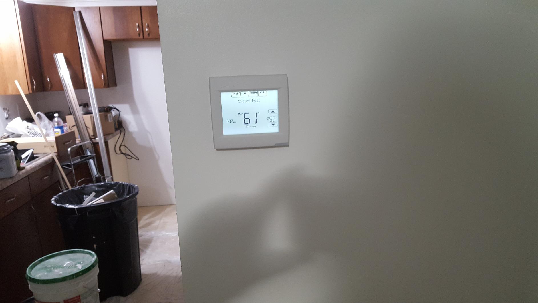 Honeywell TH8321WF1001 Touchscreen Thermostat Wifi Vision Pro 8000 with Stages upto 3 Heat / 2 Cool customer photo 2
