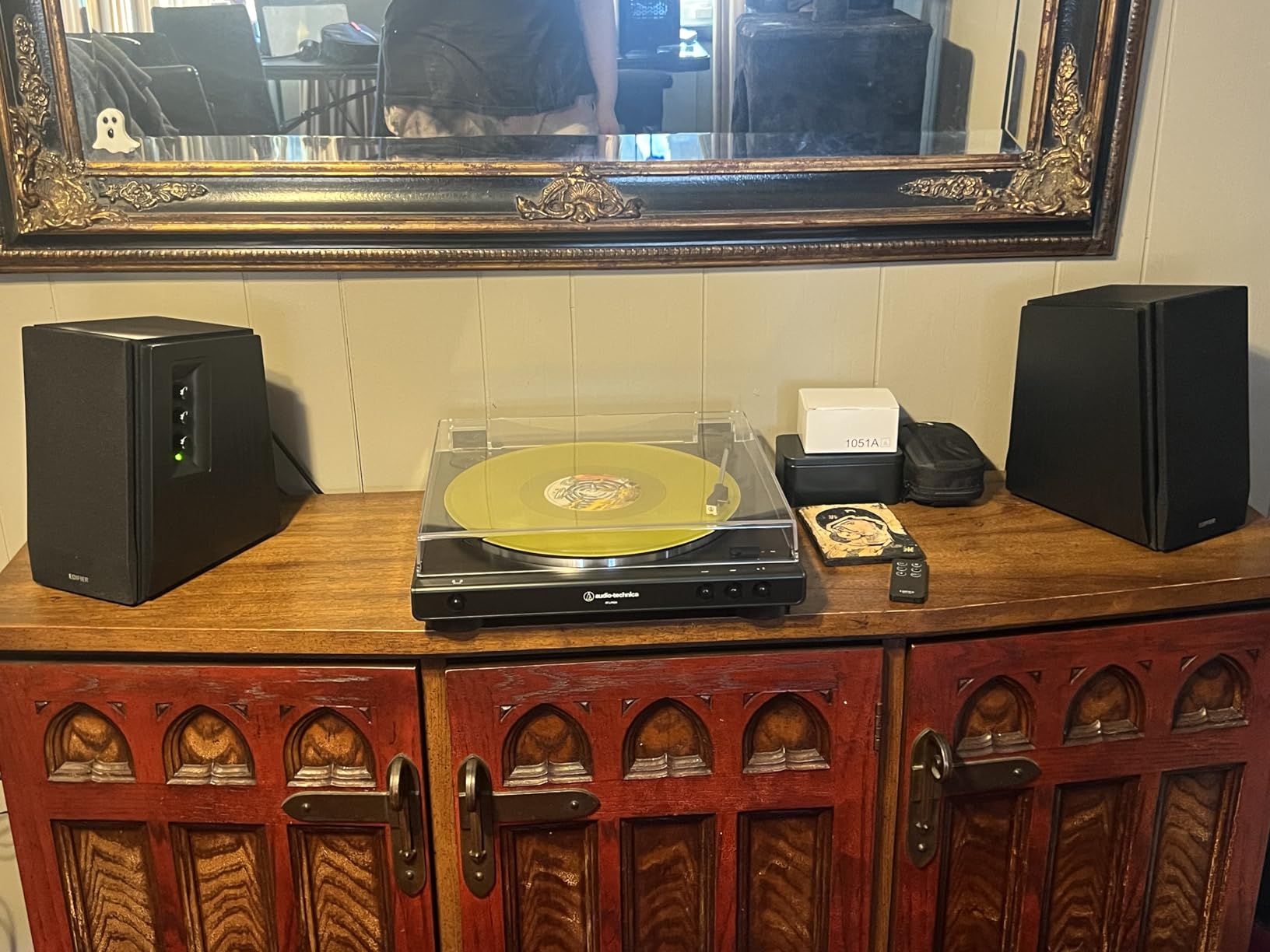 Edifier R1700BT Bluetooth Bookshelf Speaker - Active Near-Field Studio Monitors - Powered Speaker 2.0 Setup Wooden Enclosure - 66w RMS customer photo 2
