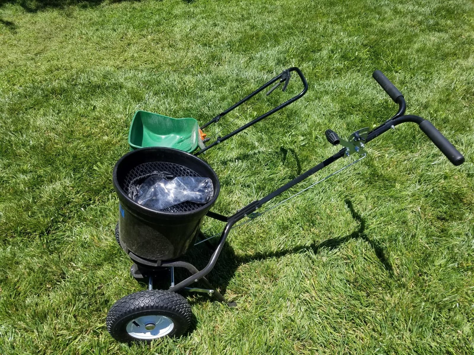 Titan Attachments 50 lb Professional Fertilizer Push Broadcast Spreader, Spreads 10 to 12 FT, Lawn Care and Ice Melter, Yard Tool customer photo 1