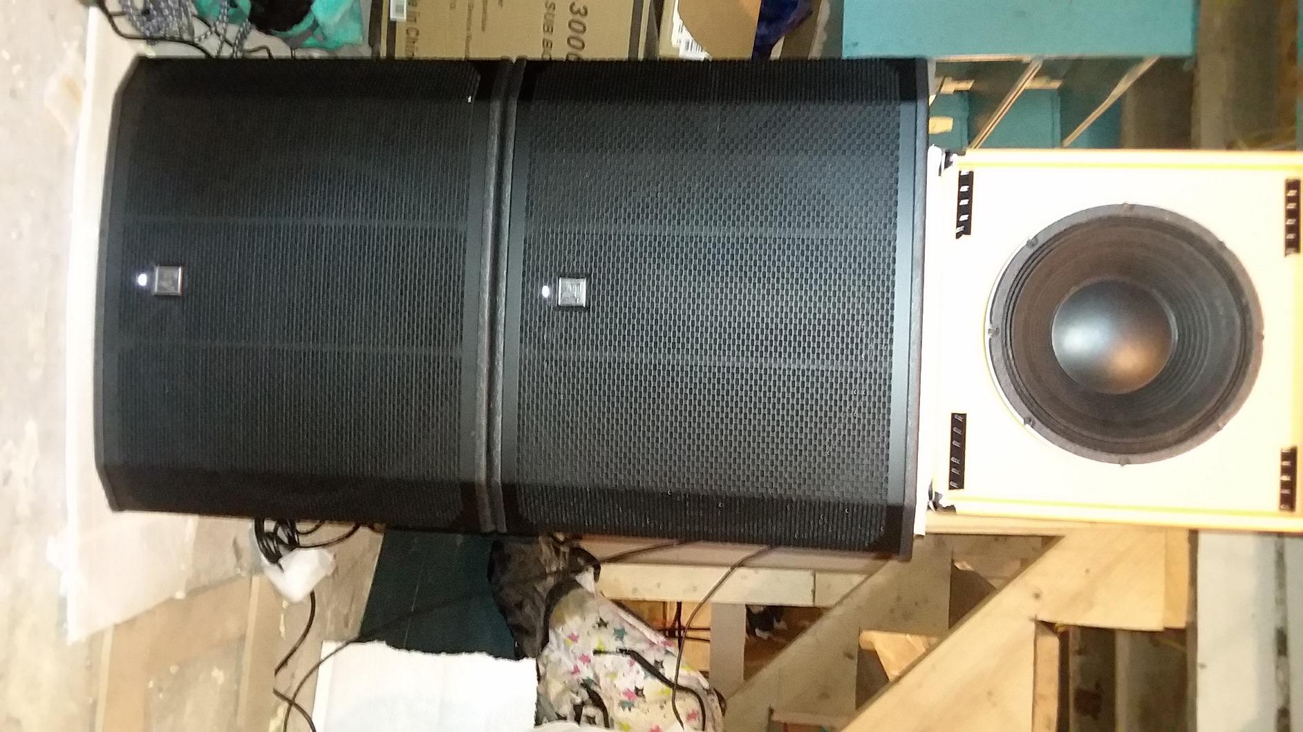 Electro Voice Ekx 18sp 18 1300W Powered Subwoofer, Cardioid (Black) customer photo 1