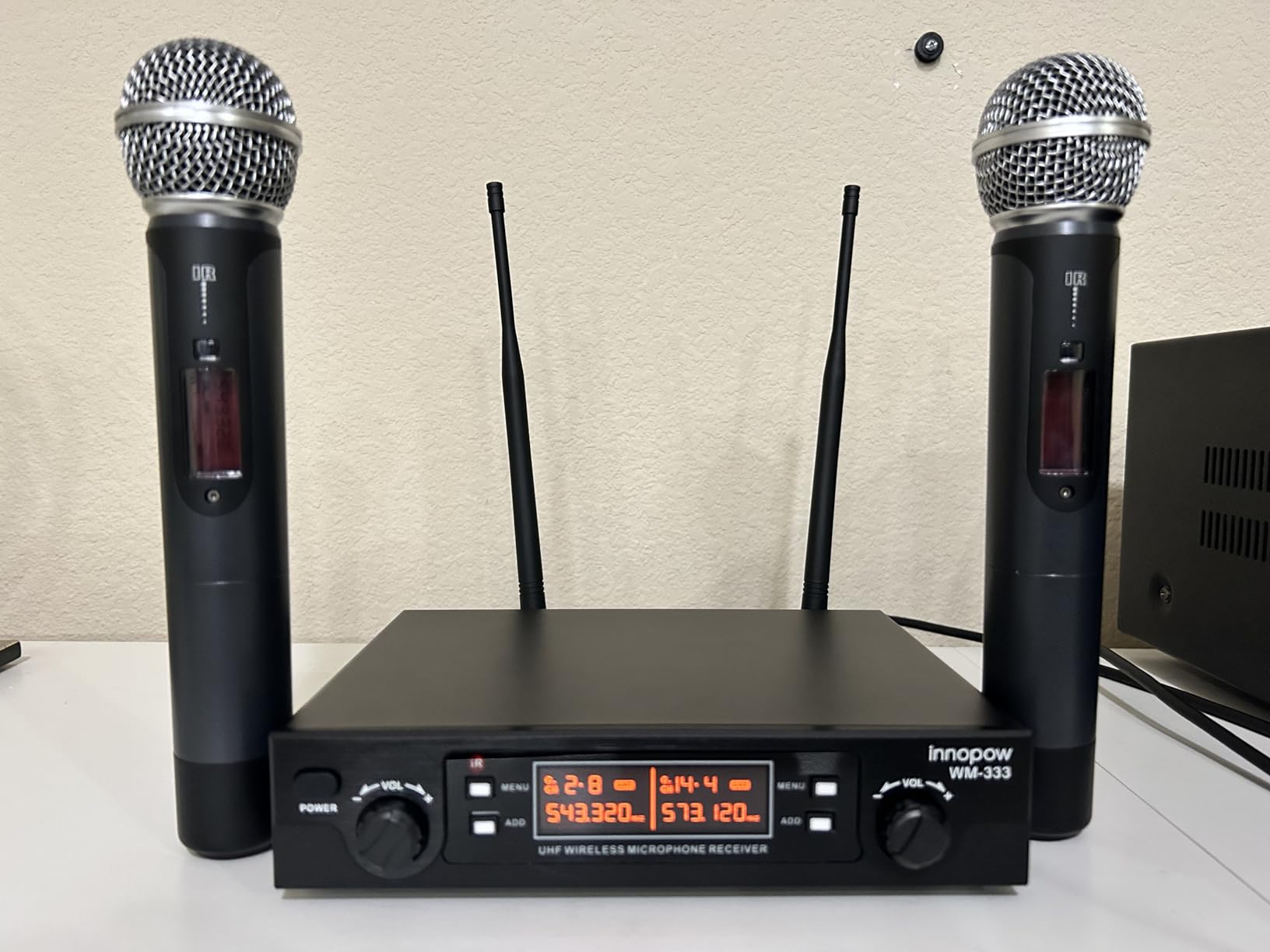 innopow 200-Channel Wireless Microphones System, Dual UHF Metal Cordless Mic Set, Auto Scan, Long Range 200-240Ft,16 Hours Use for Karaoke Singing, Church, 2022 Version(WM333) customer photo 1