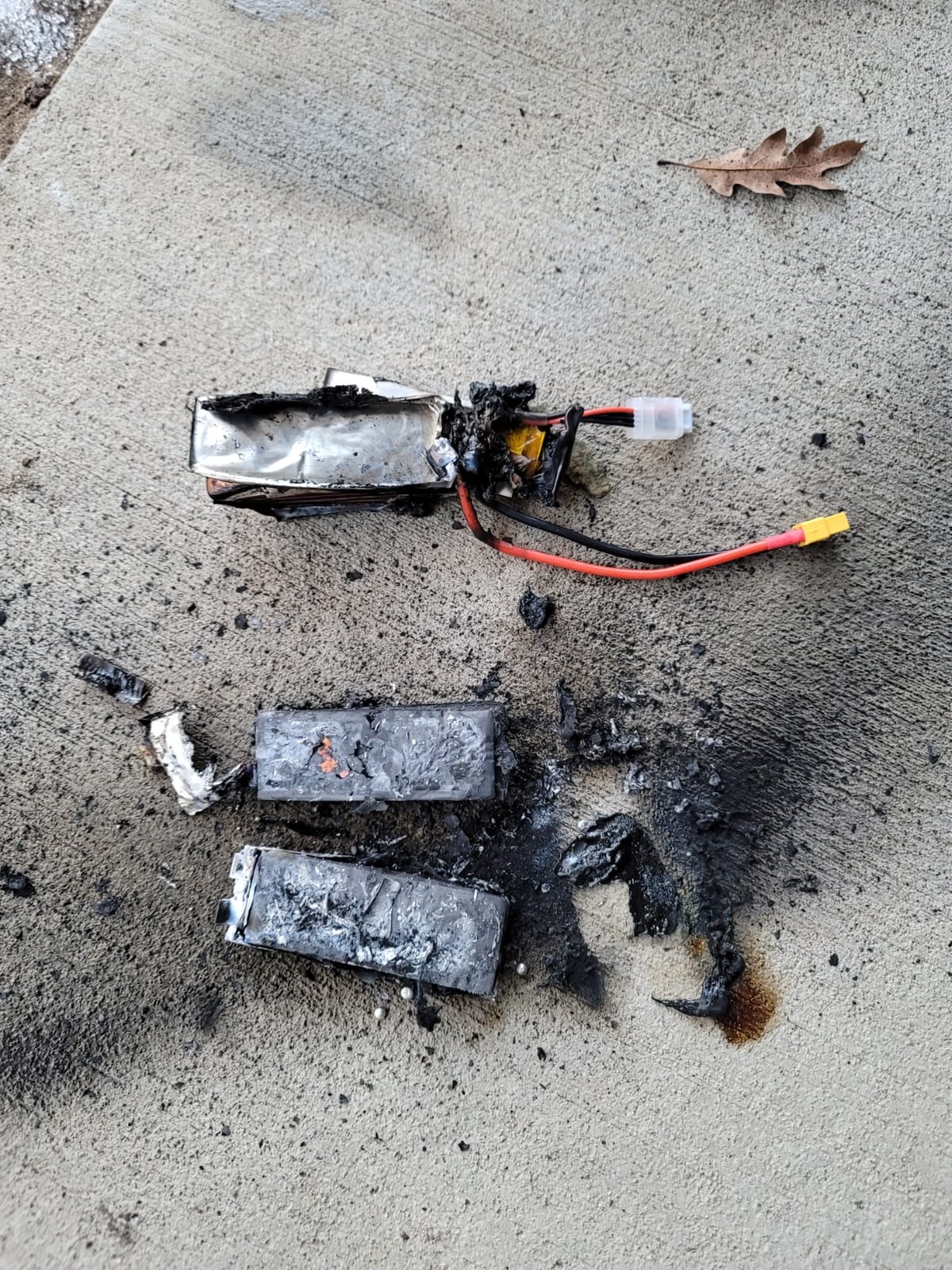 OVONIC 3s Lipo Battery 50C 2200mAh 11.1V Lipo Battery with XT60 Connector for RC Airplane Helicopter Quadcopter RC Car Truck Boat(2 Packs) customer photo 1