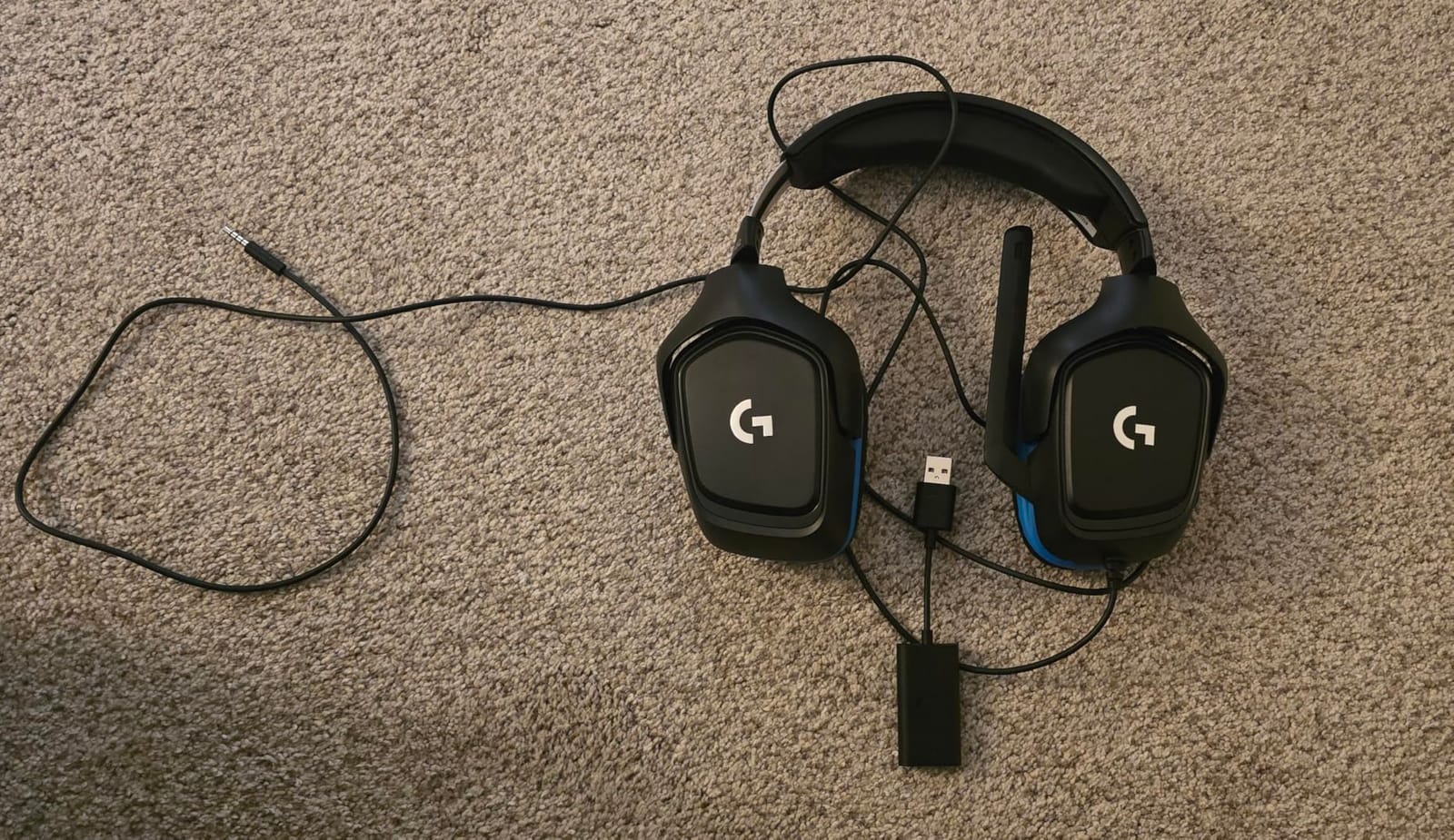 Logitech G432 Wired Gaming Headset - Black customer photo 2