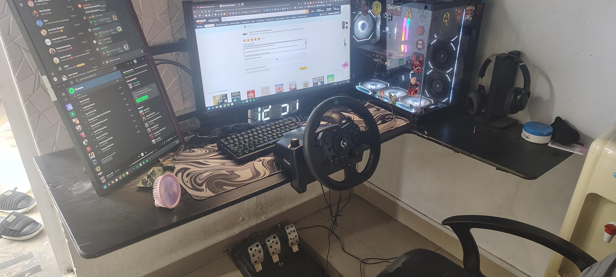 Logitech G923 Racing Wheel and Pedals for Playstation/PS5/PS4 & PC customer photo 1