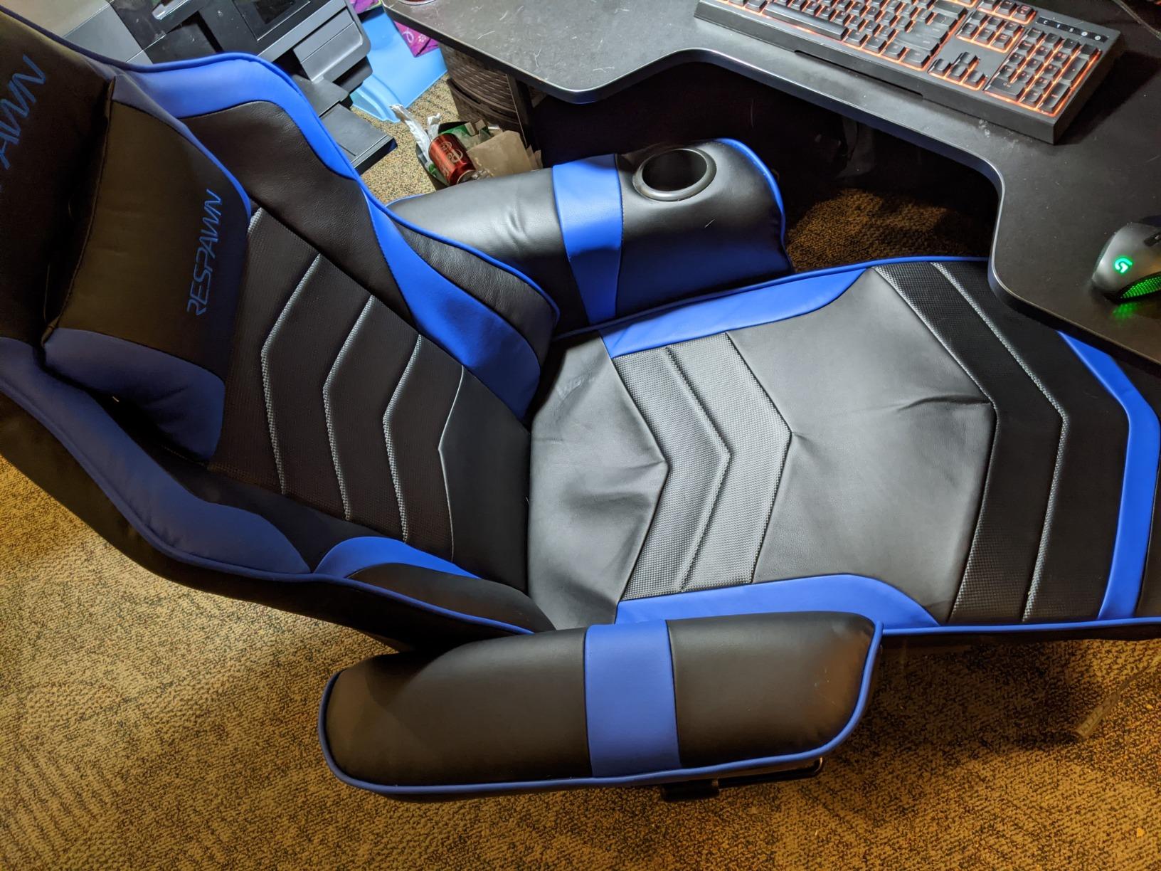 Respawn 900 Gaming Recliner Chair with Footrest, Cup Holder and Swivel customer photo 2