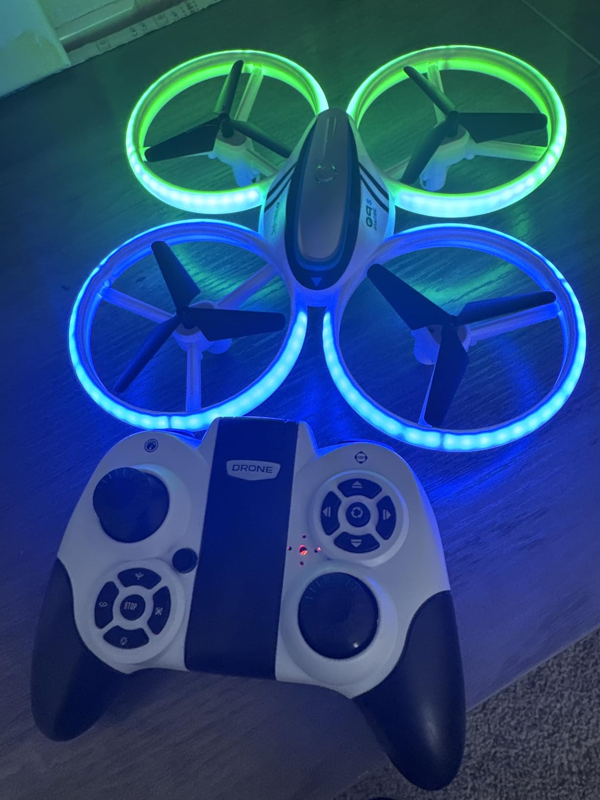 Q9s Drones for Kids,RC Drone with Altitude Hold and Headless Mode,Quadcopter with Blue&Green Light,Propeller Full Protect,2 Batteries and Remote Control,Easy to fly Kids Gifts Toys for Boys and Girls customer photo 2