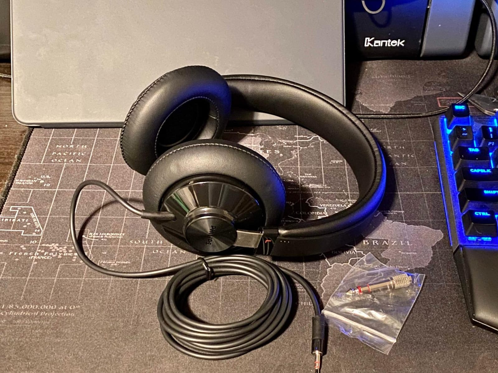 PHILIPS SHP6000 Wired Headphones Studio Monitor & Mixing DJ Stereo Headsets Over Ear Headphones Wired Noise Isolation with High Resolution Audio, Deep Bass customer photo 2