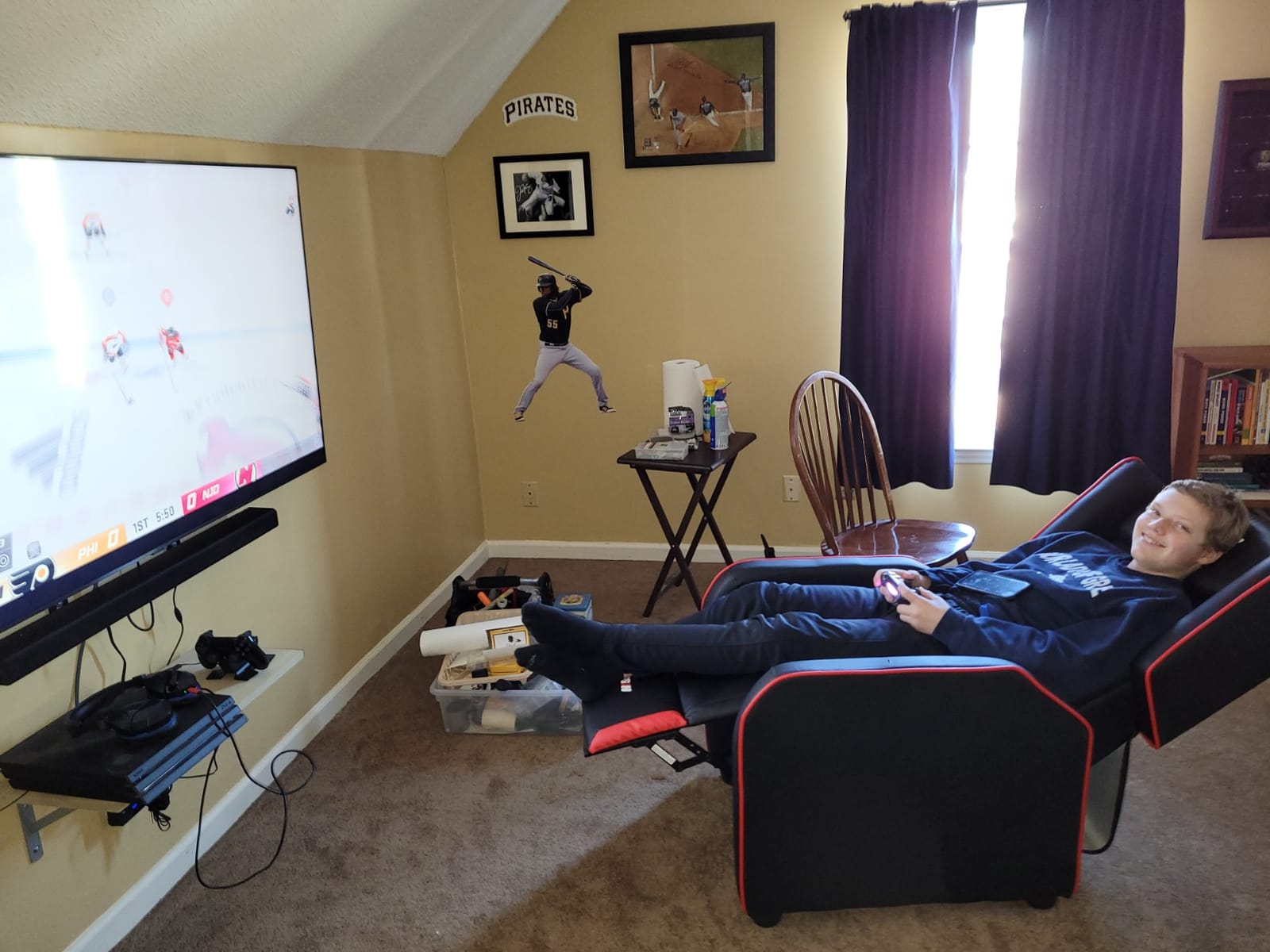BOSSIN 400lbs Big and Tall Gaming Recliner Chair, PU Leather Seating, Blue customer photo 2