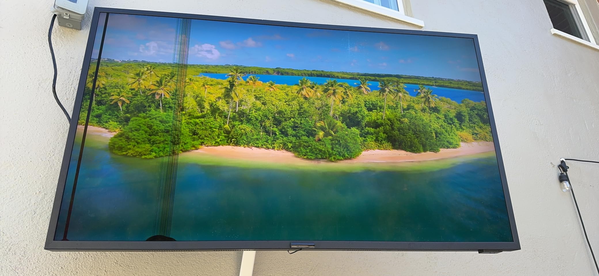 SAMSUNG 55-inch Class QLED 4K The Terrace Partial Sun Outdoor, Direct Full Array 16x, Quantum HDR 32x, Weatherproof, Wide Viewing Angle Smart TV w/ Alexa Built-in (QN55LST7TAFXZA, Latest Model) customer photo 1
