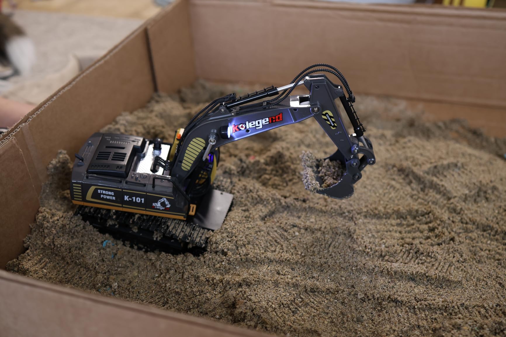 kolegend RC Excavator Toy | 1:18 Remote Control Excavator customer photo 2