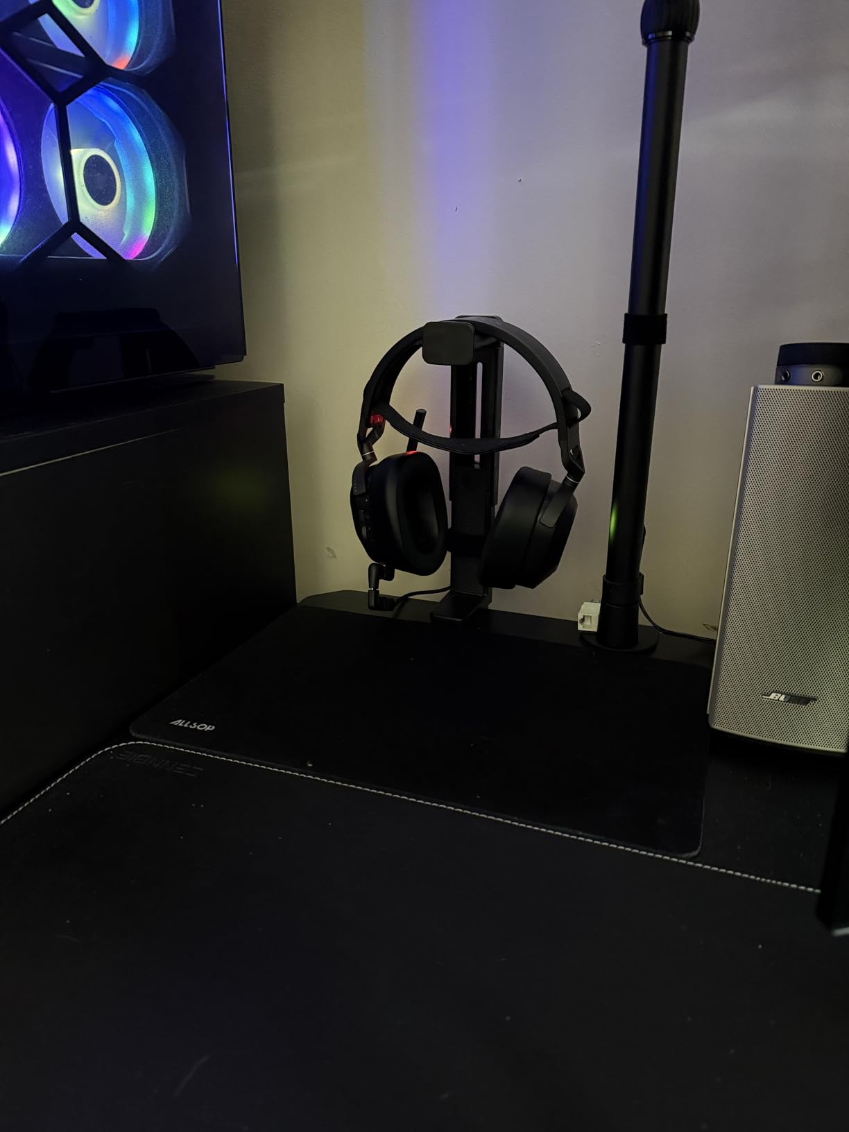 NEETTO HS906 Headphone Stand & Hanger 2 in 1, Above & Under Desk customer photo 1